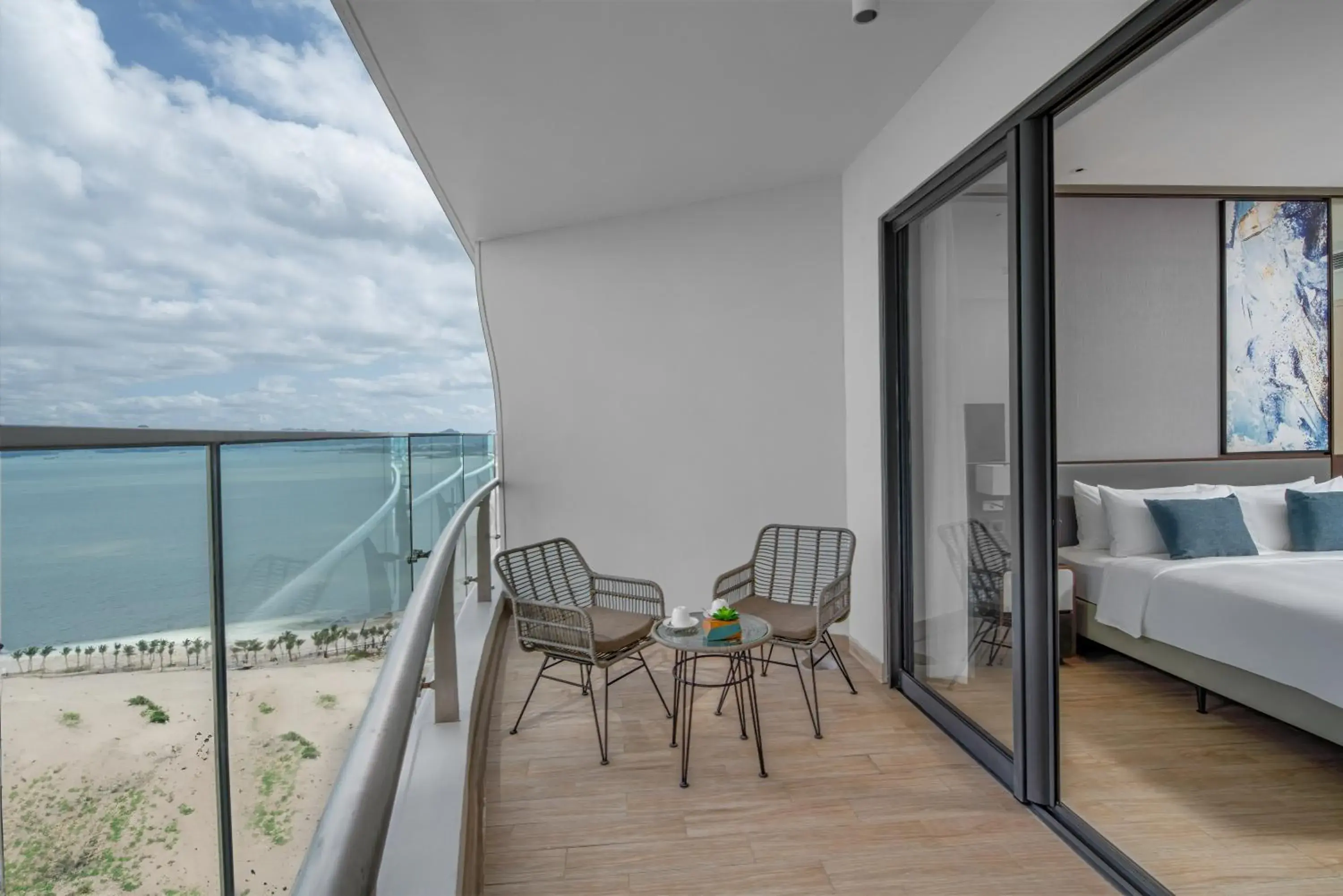 One-Bedroom Apartment in Citadines Marina Halong One-Bedroom Apartment in Citadines Marina Halong