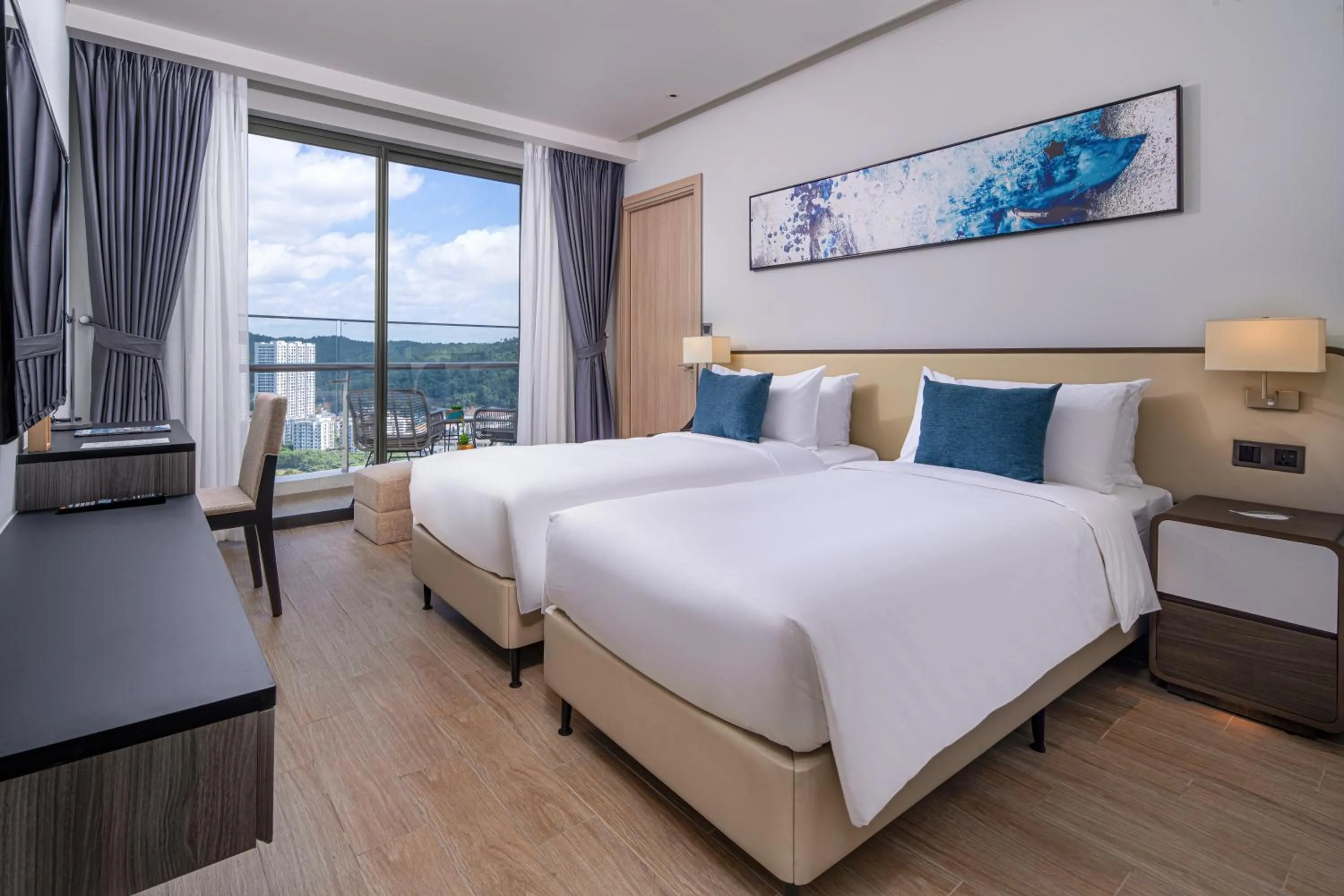 TV and multimedia, Bed in Citadines Marina Halong