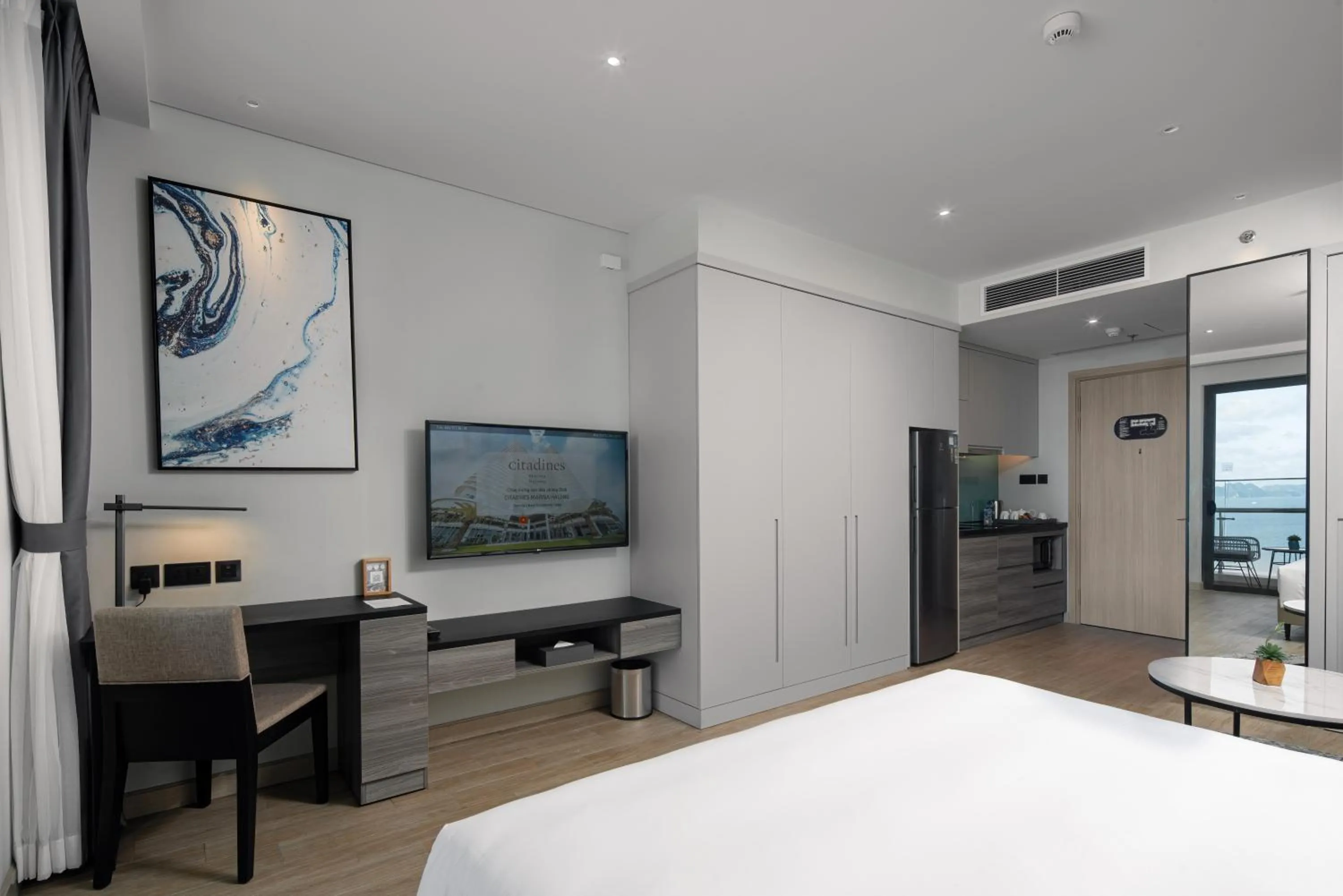 Bedroom, Bed in Citadines Marina Halong