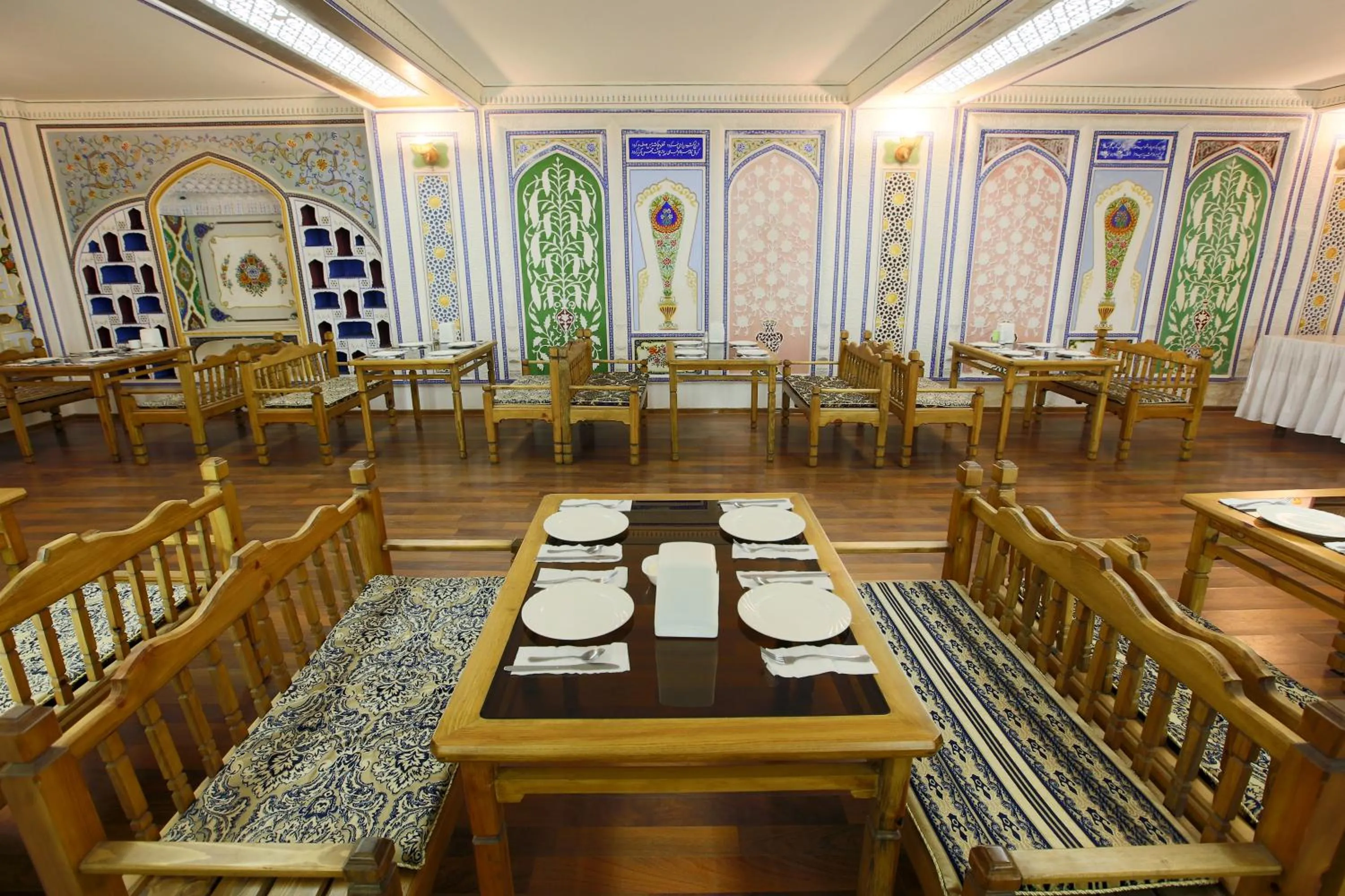 Restaurant/places to eat in Atlas