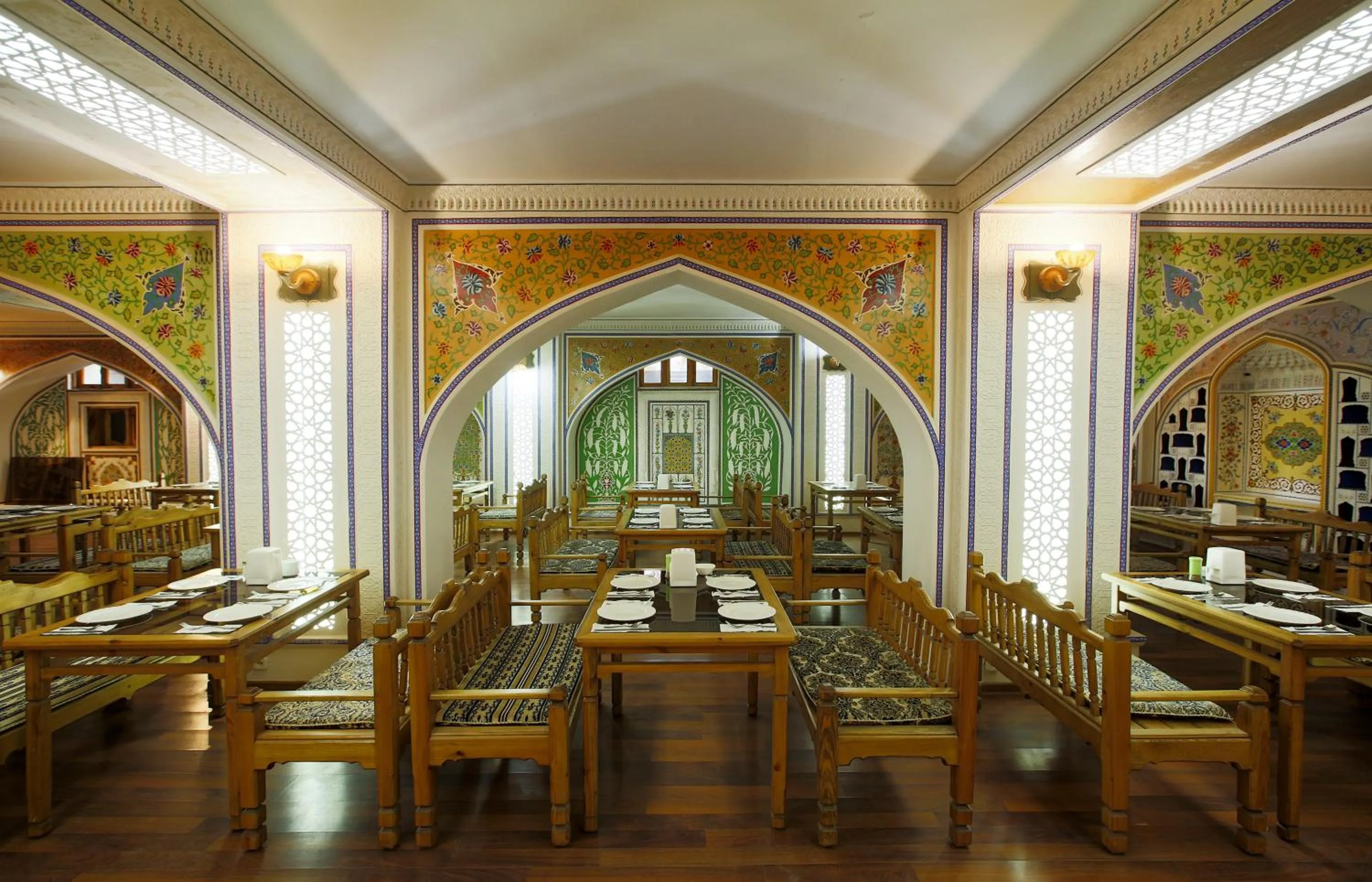 Restaurant/places to eat in Atlas