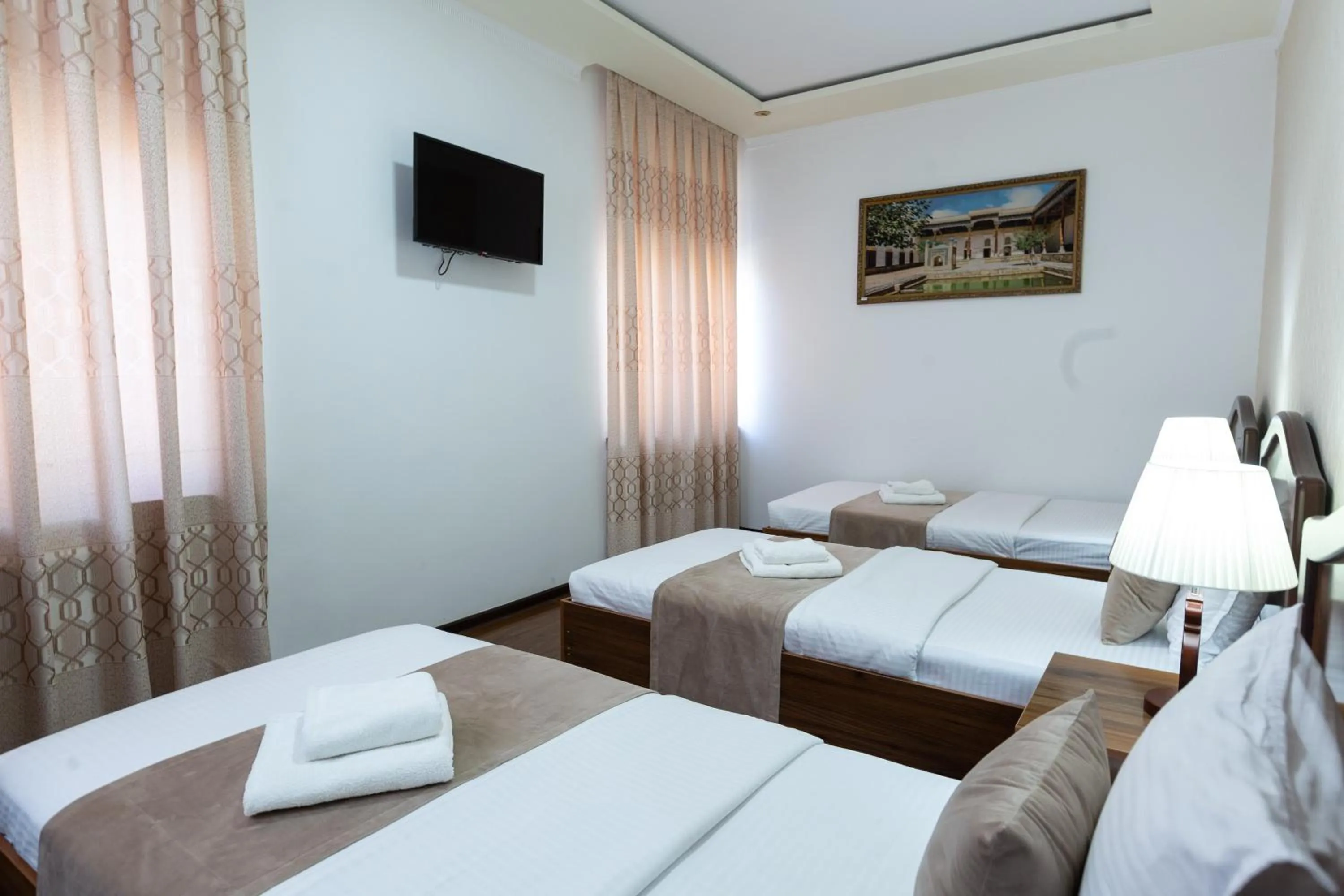 Photo of the whole room, Bed in Atlas