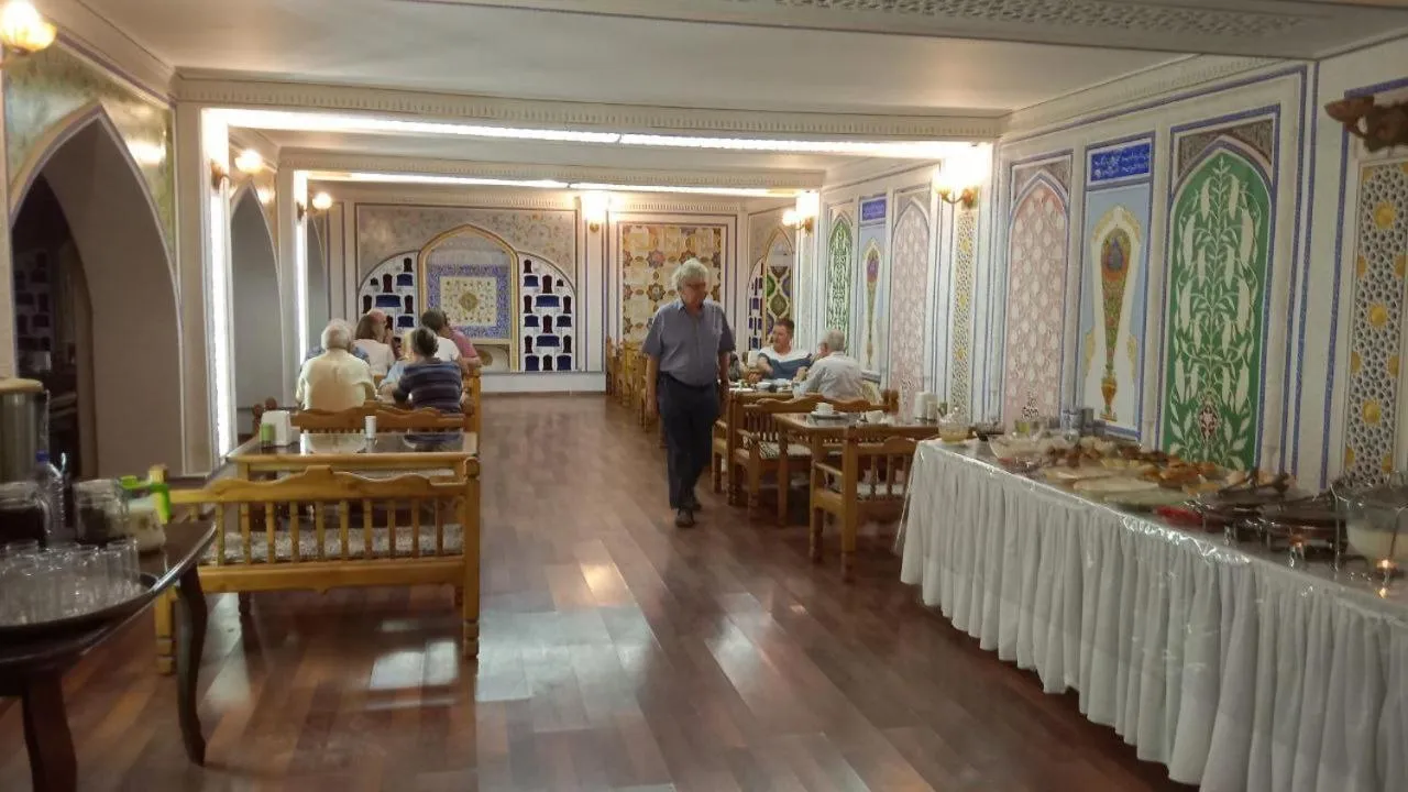 Buffet breakfast in Atlas