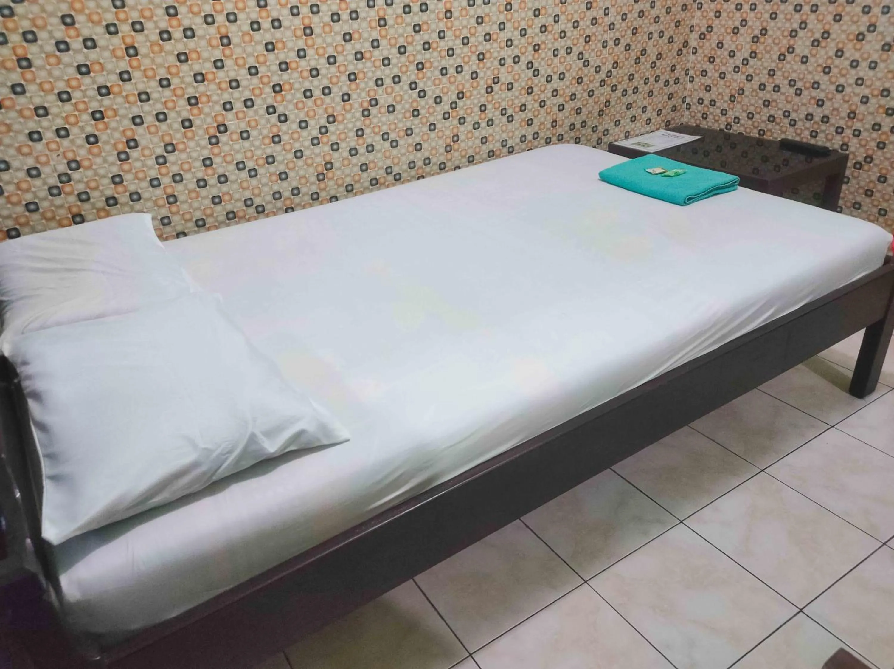 Bedroom, Bed in Bayu Murti Inn Kaliurang Yogyakarta RedPartner