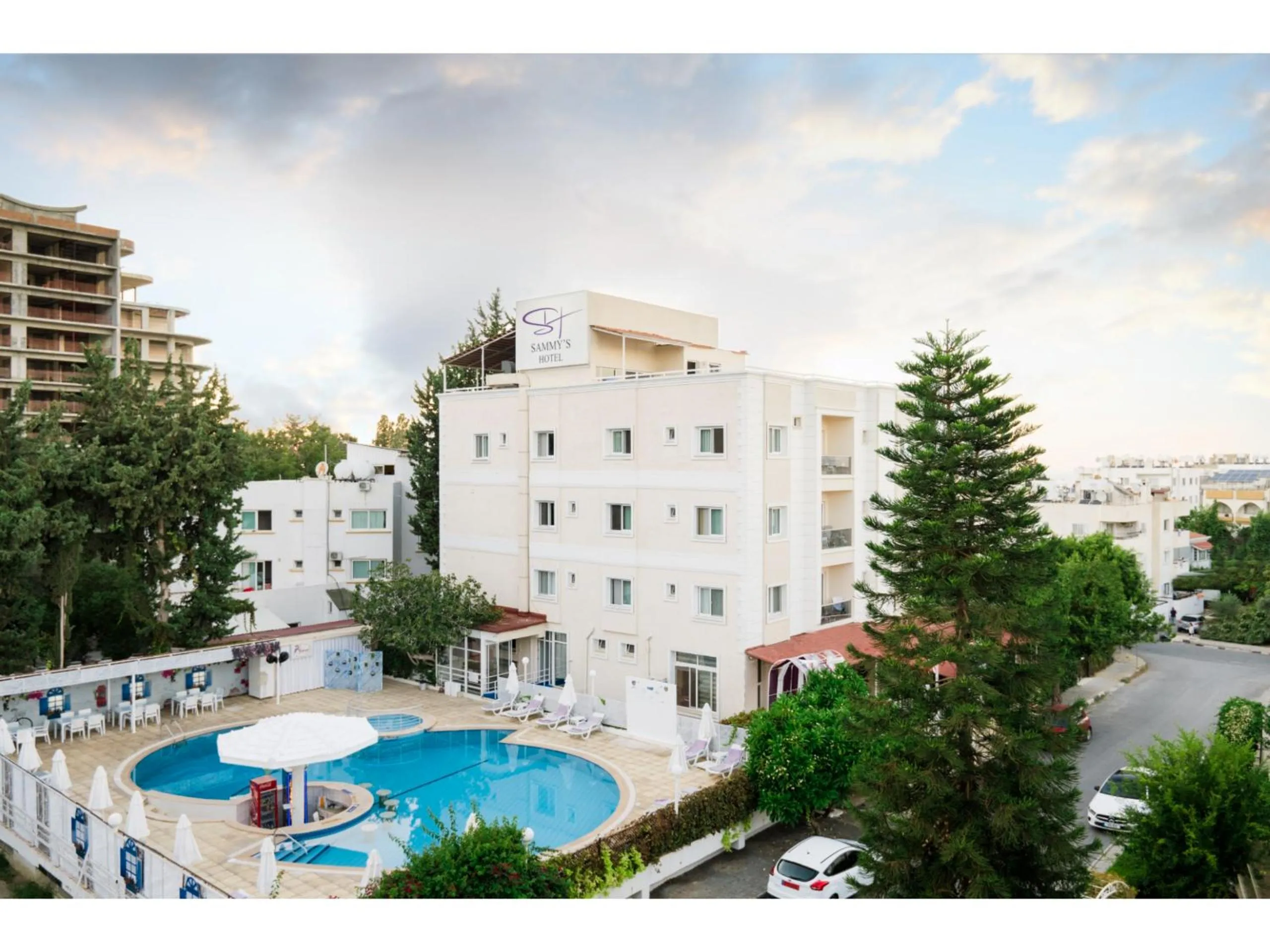 Pool view in Sammy's Hotel