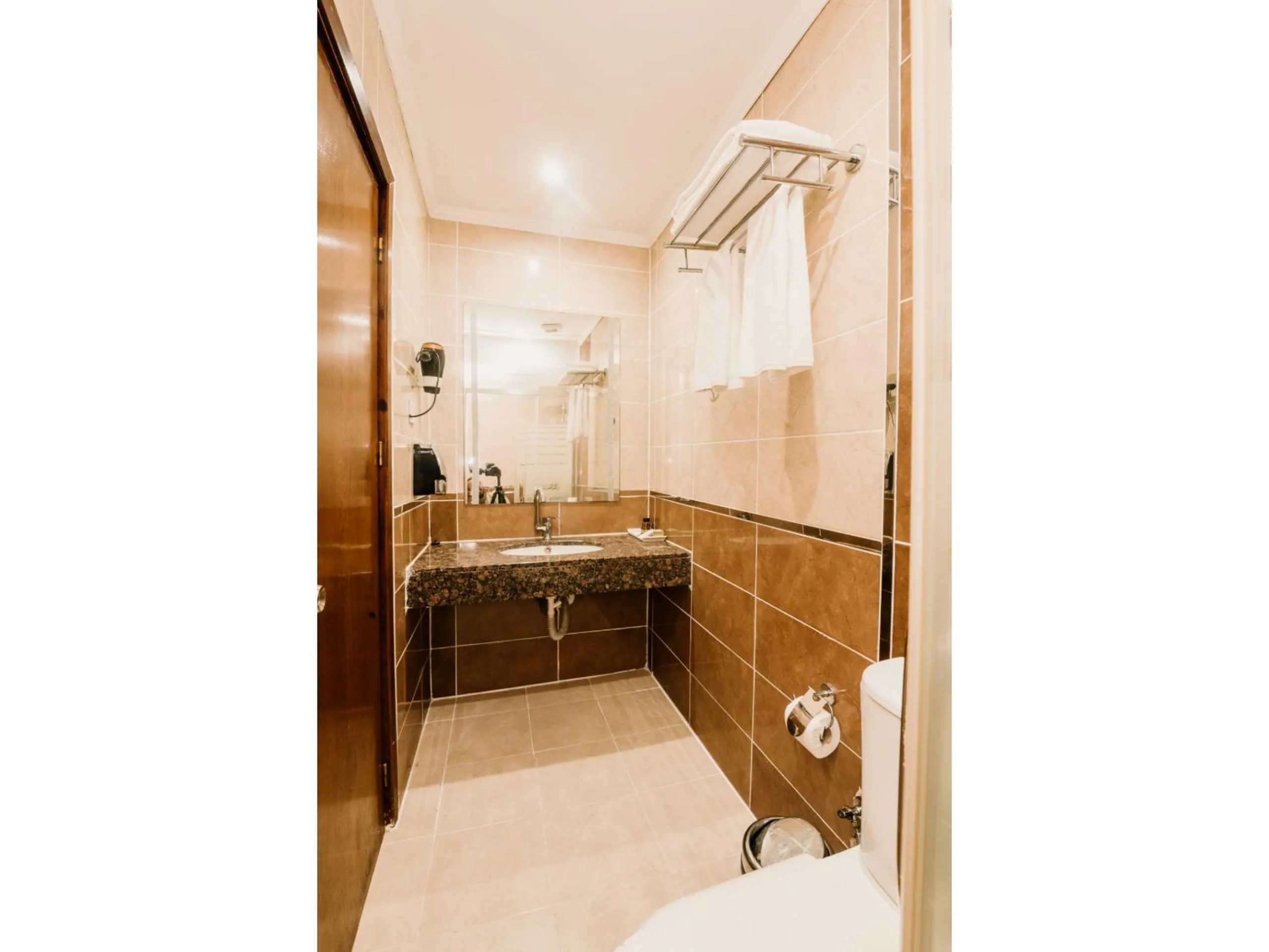 Shower in Sammy's Hotel