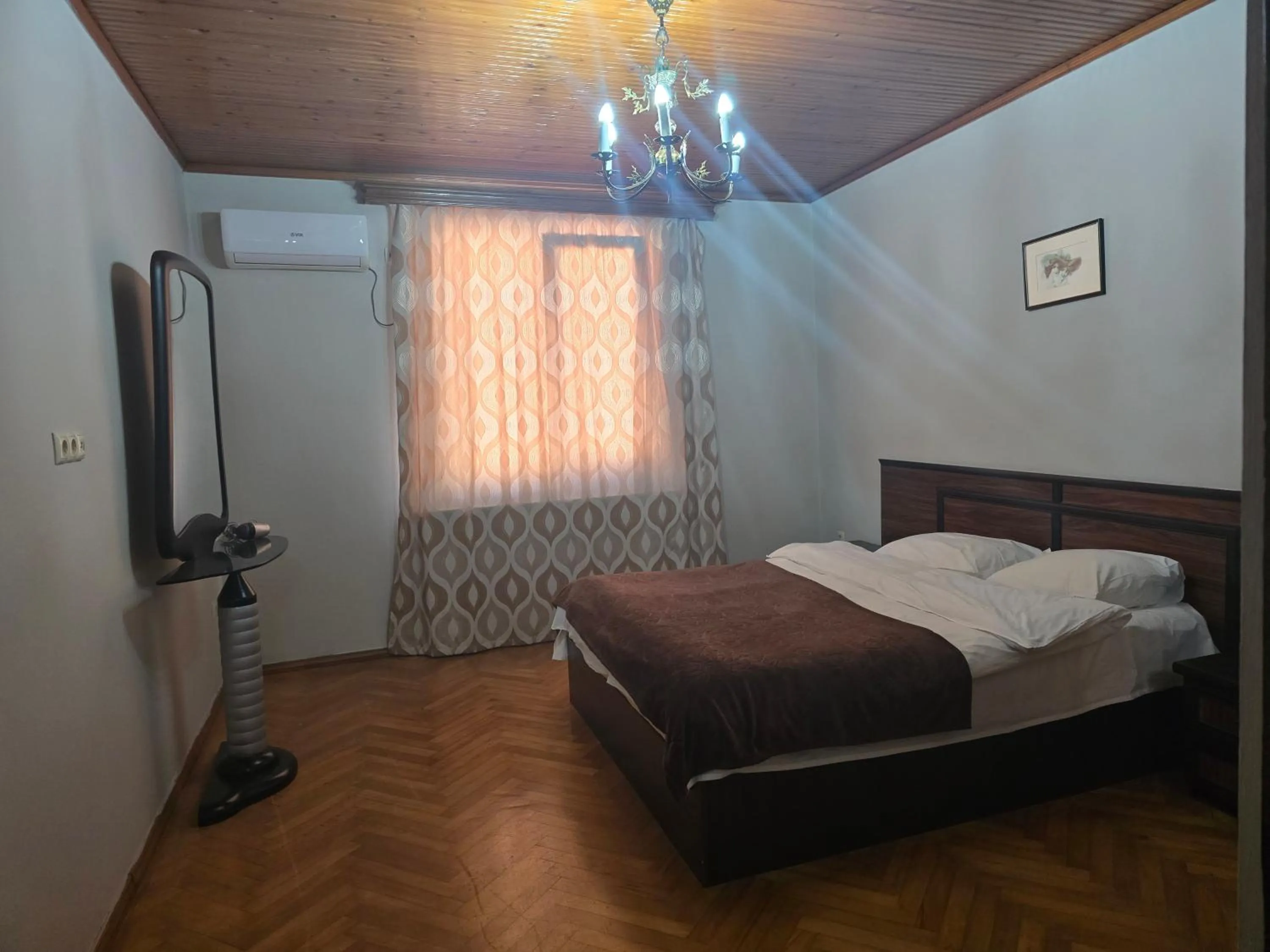 Bed in CATTALEYA