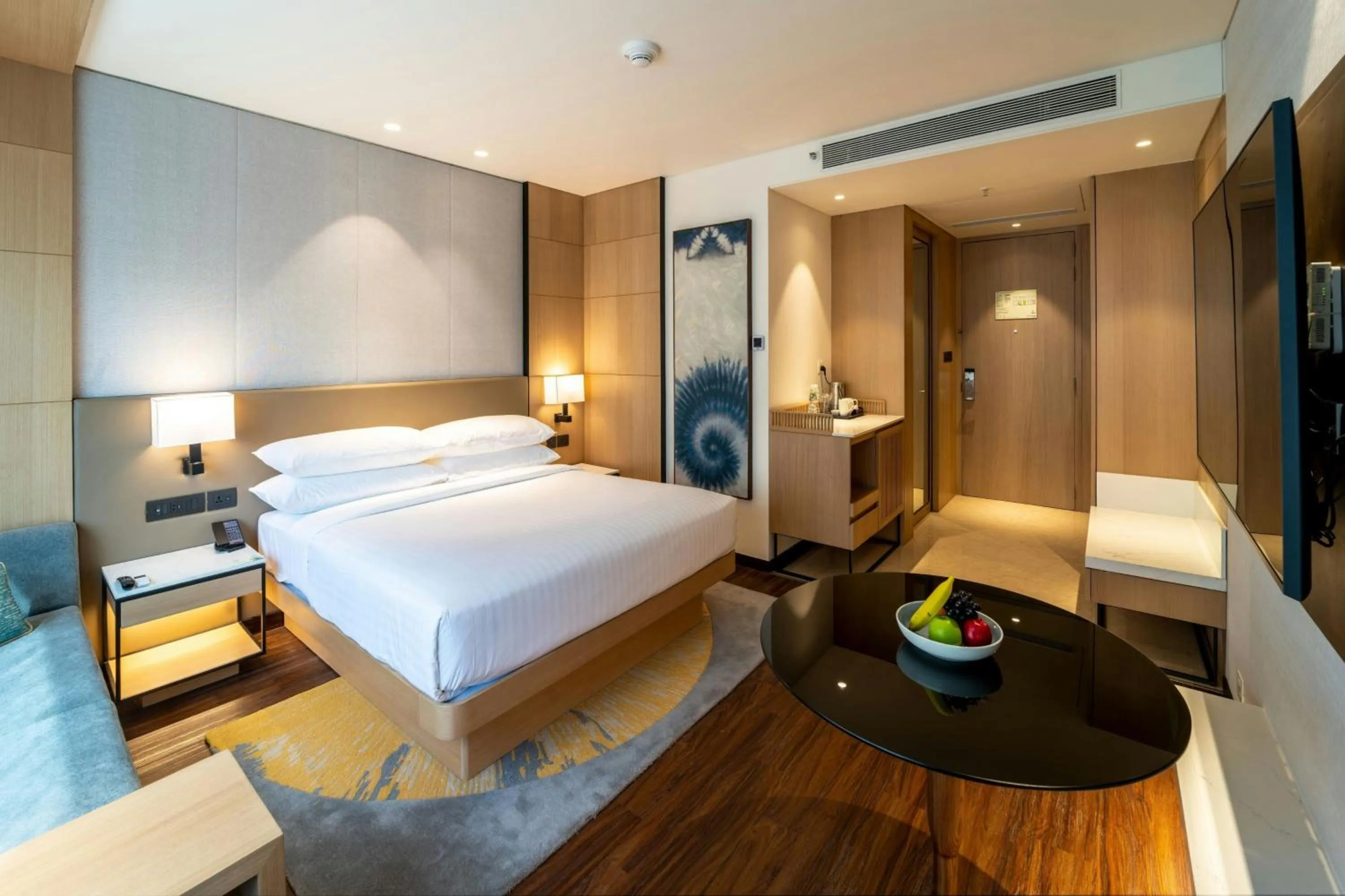 Photo of the whole room, Bed in Courtyard by Marriott Vadodara