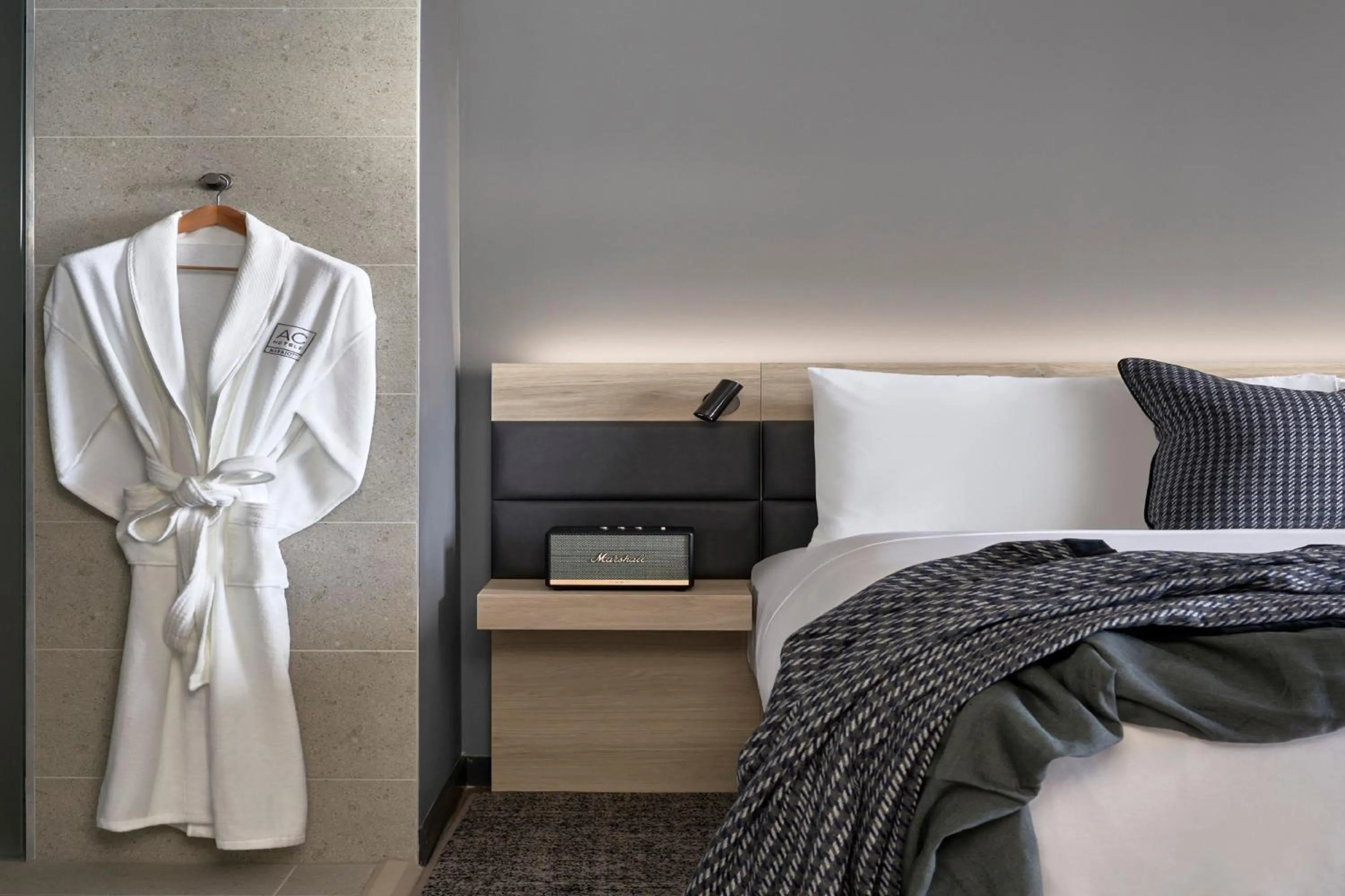 Photo of the whole room, Bed in AC Hotel by Marriott Melbourne Southbank