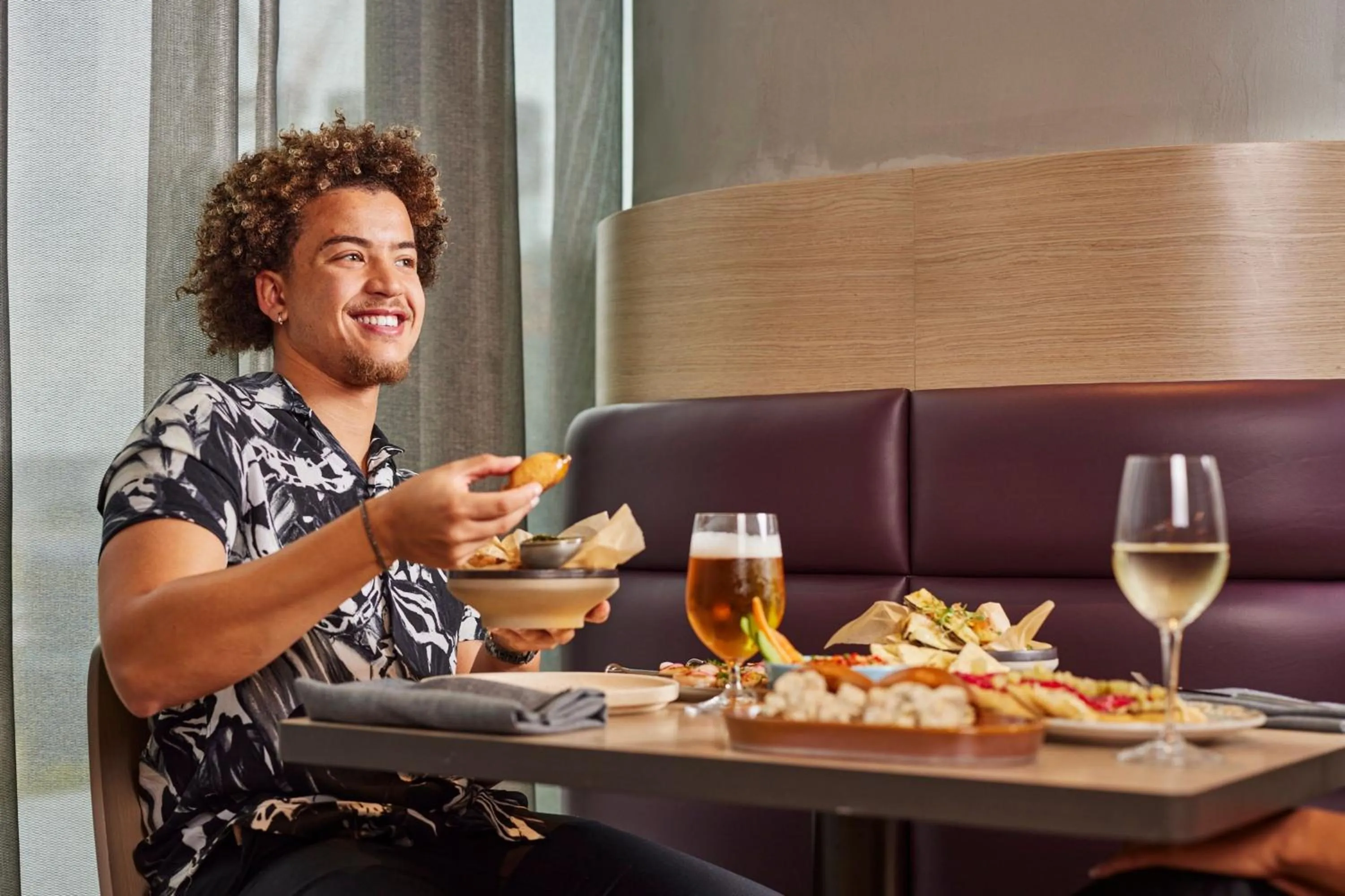 Restaurant/places to eat in AC Hotel by Marriott Melbourne Southbank