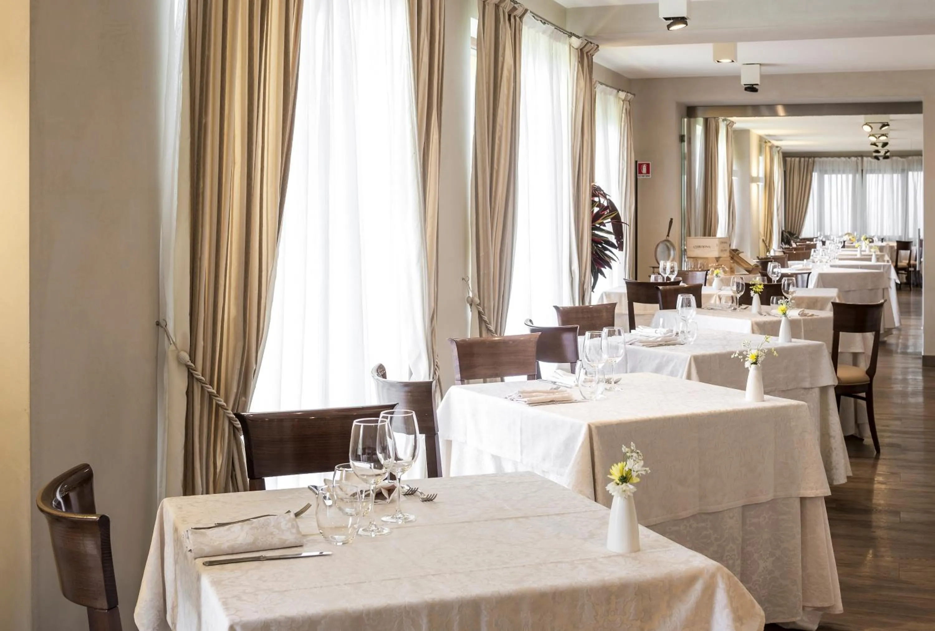 Lounge or bar in Hotel Resort & Spa Miramonti