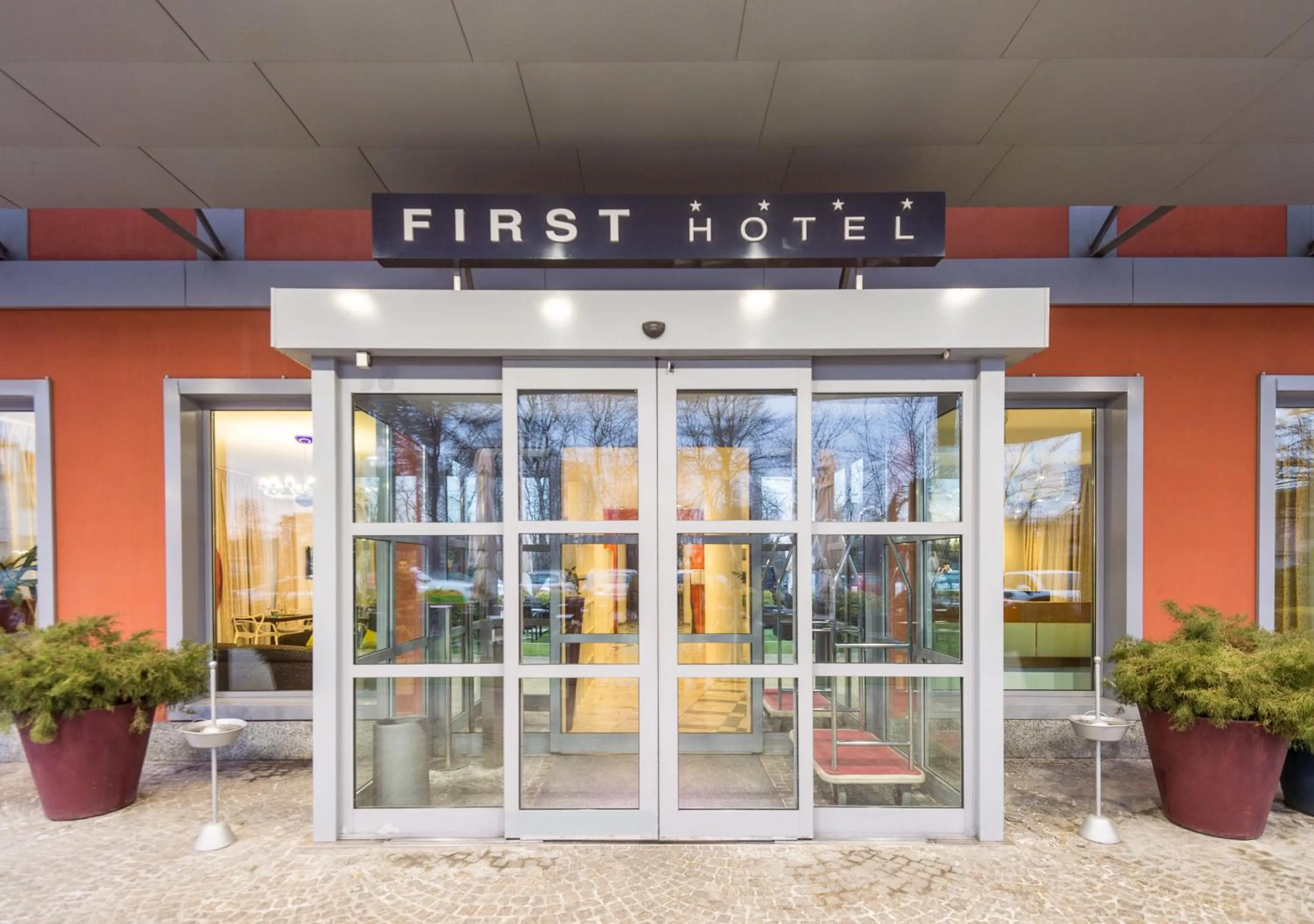 Facade/entrance in First Hotel Malpensa