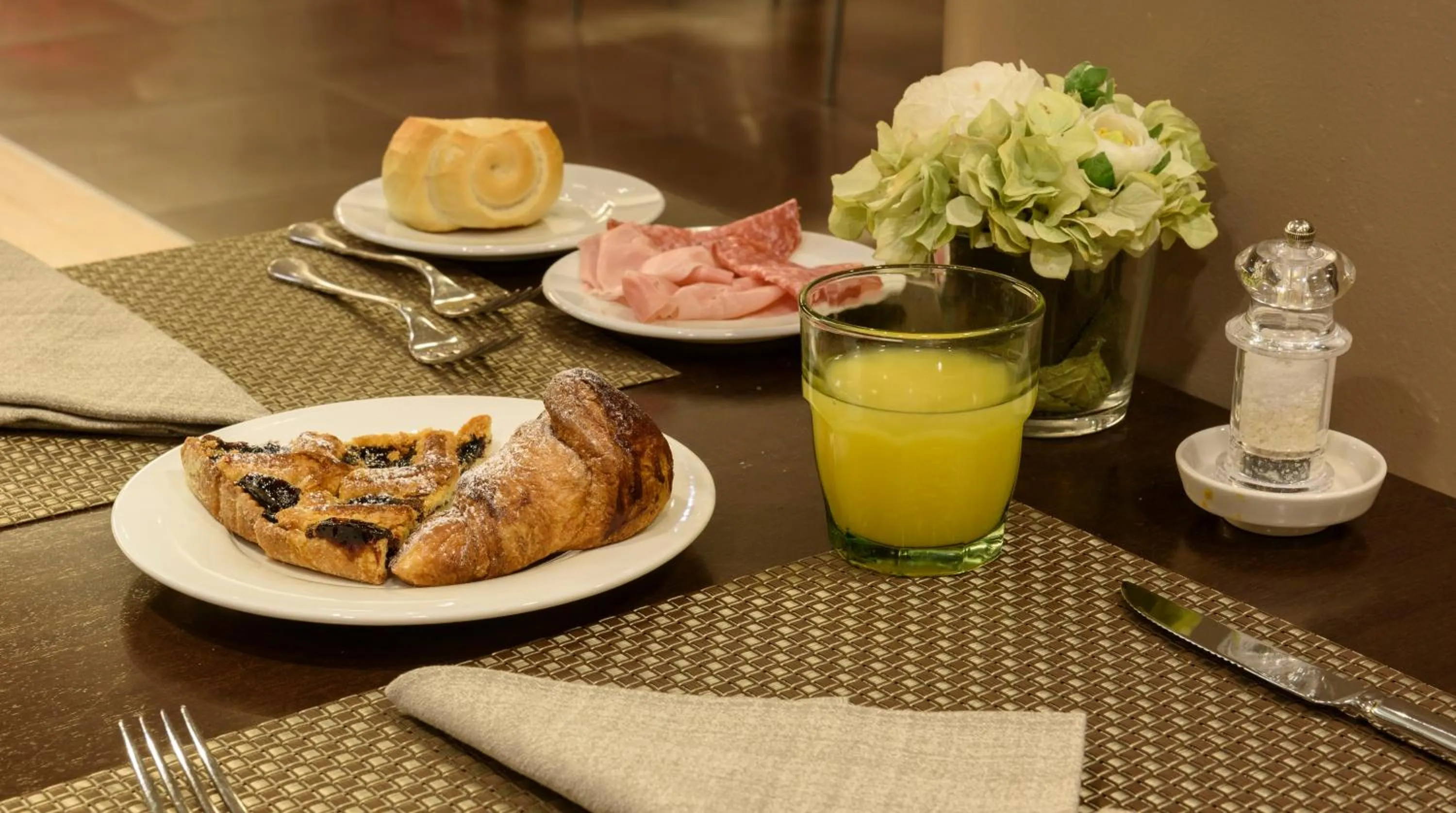 Food and drinks in First Hotel Malpensa