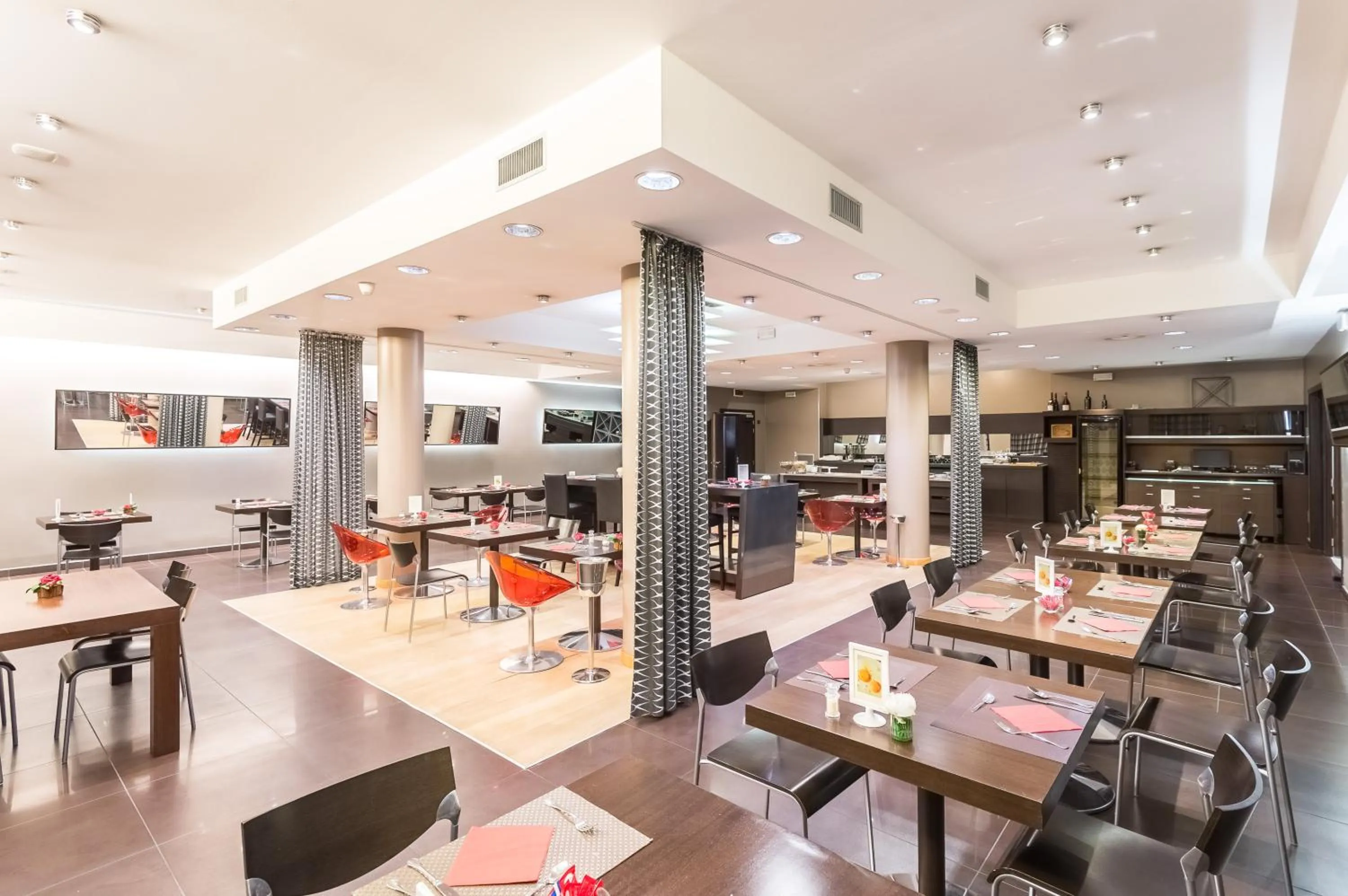 Restaurant/places to eat in First Hotel Malpensa