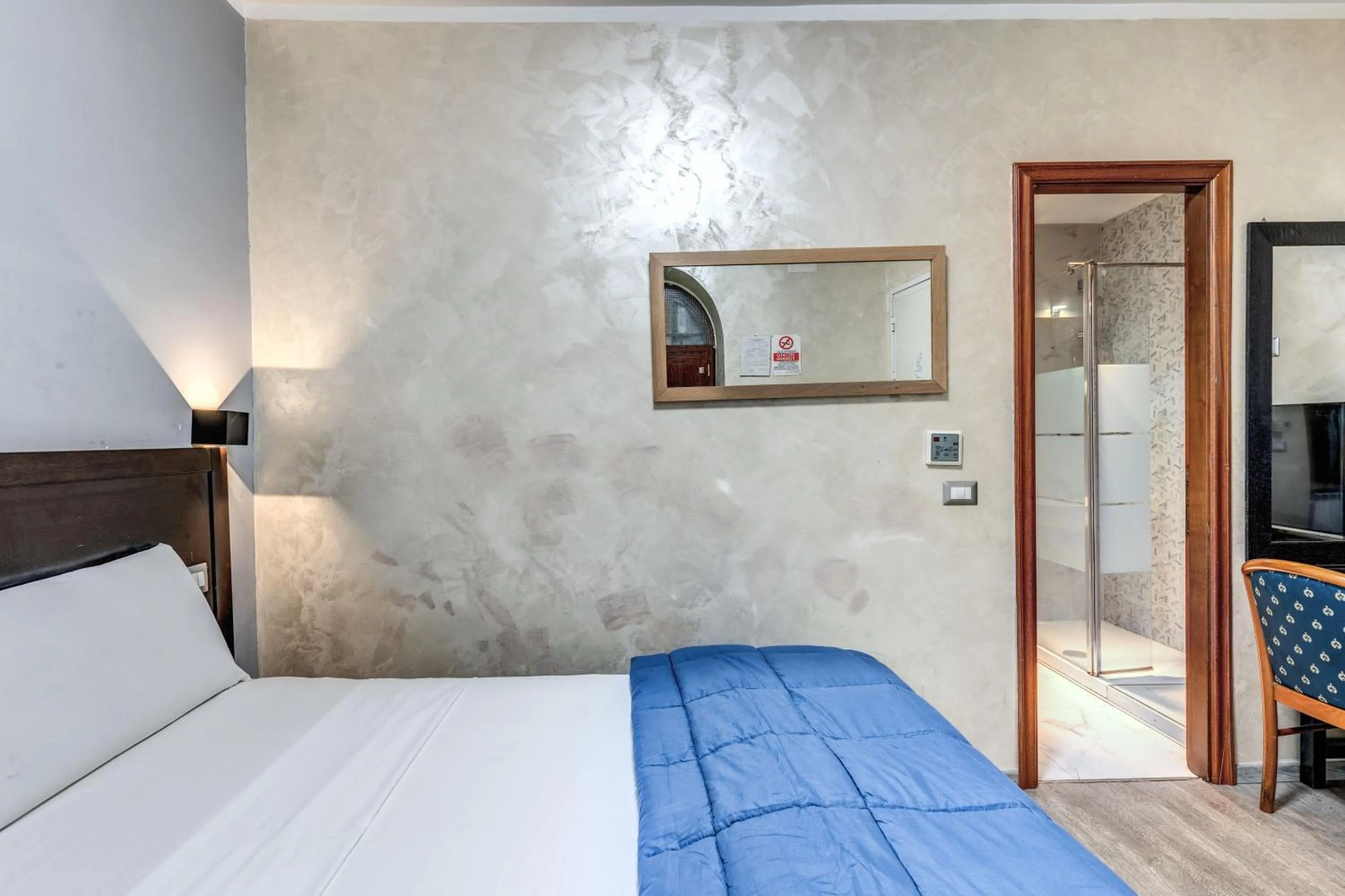 Bedroom, Bed in Hotel Family House