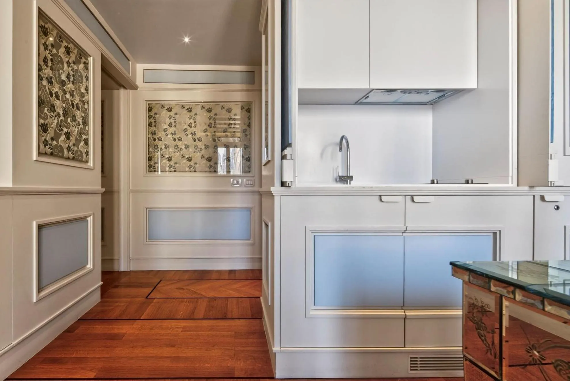Kitchen or kitchenette in Canaletto Luxury Suites - San Marco Luxury