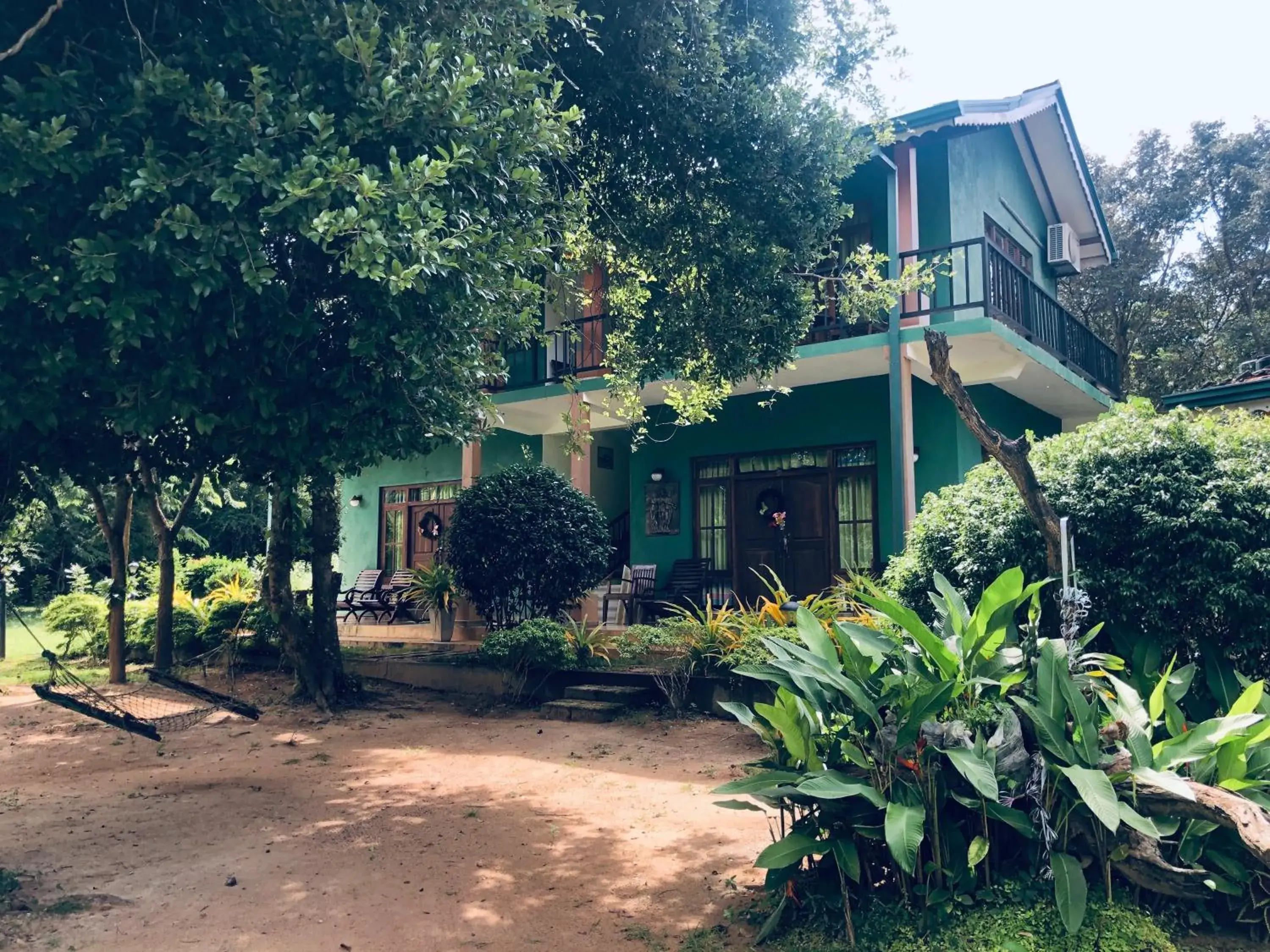 Deluxe Triple Room in Sigiriya Melrose Villas Deluxe Triple Room in Sigiriya Melrose Villas