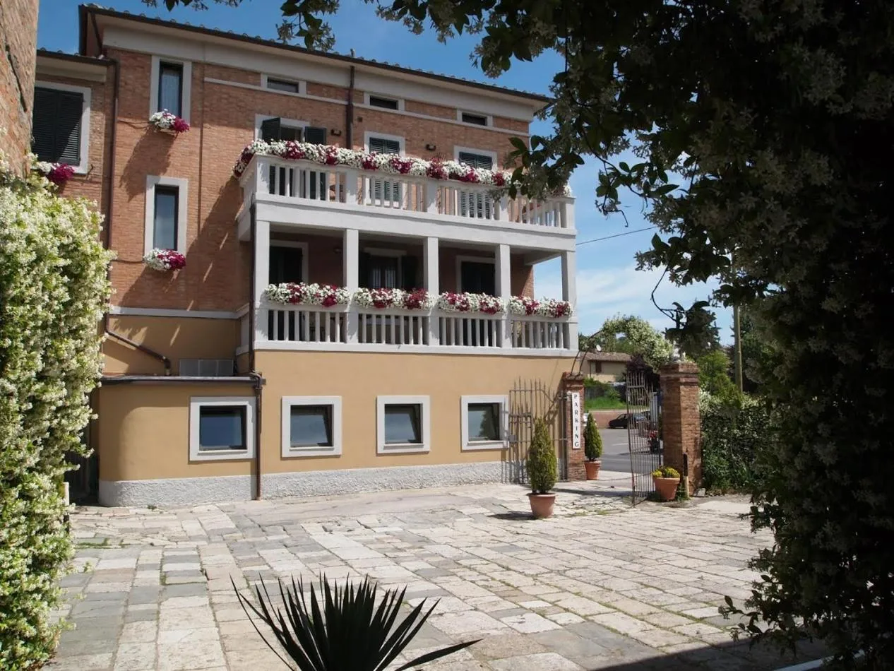 Property building in Soggiorno Lo Stellino
