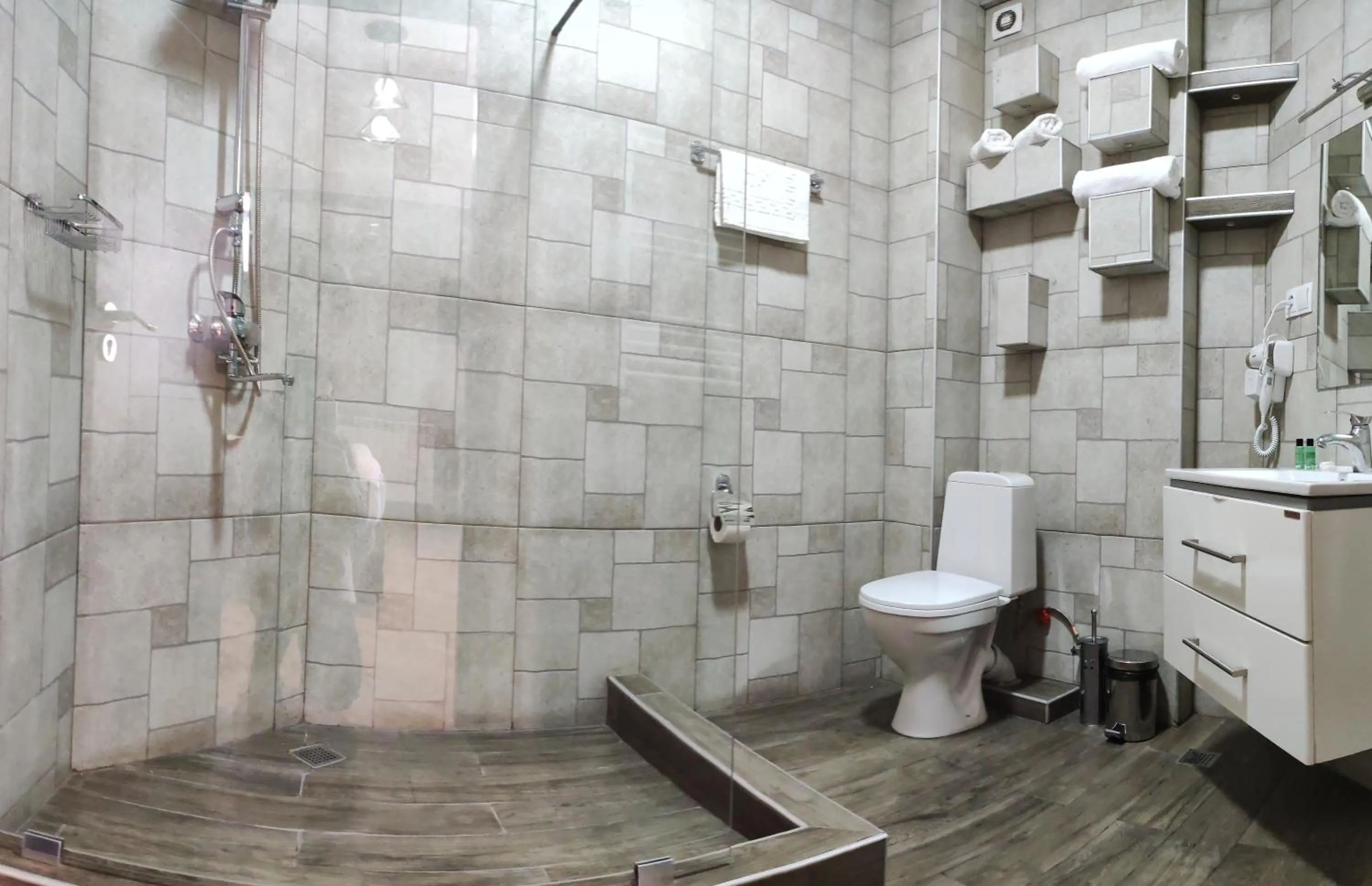 Shower in Legend Hotel