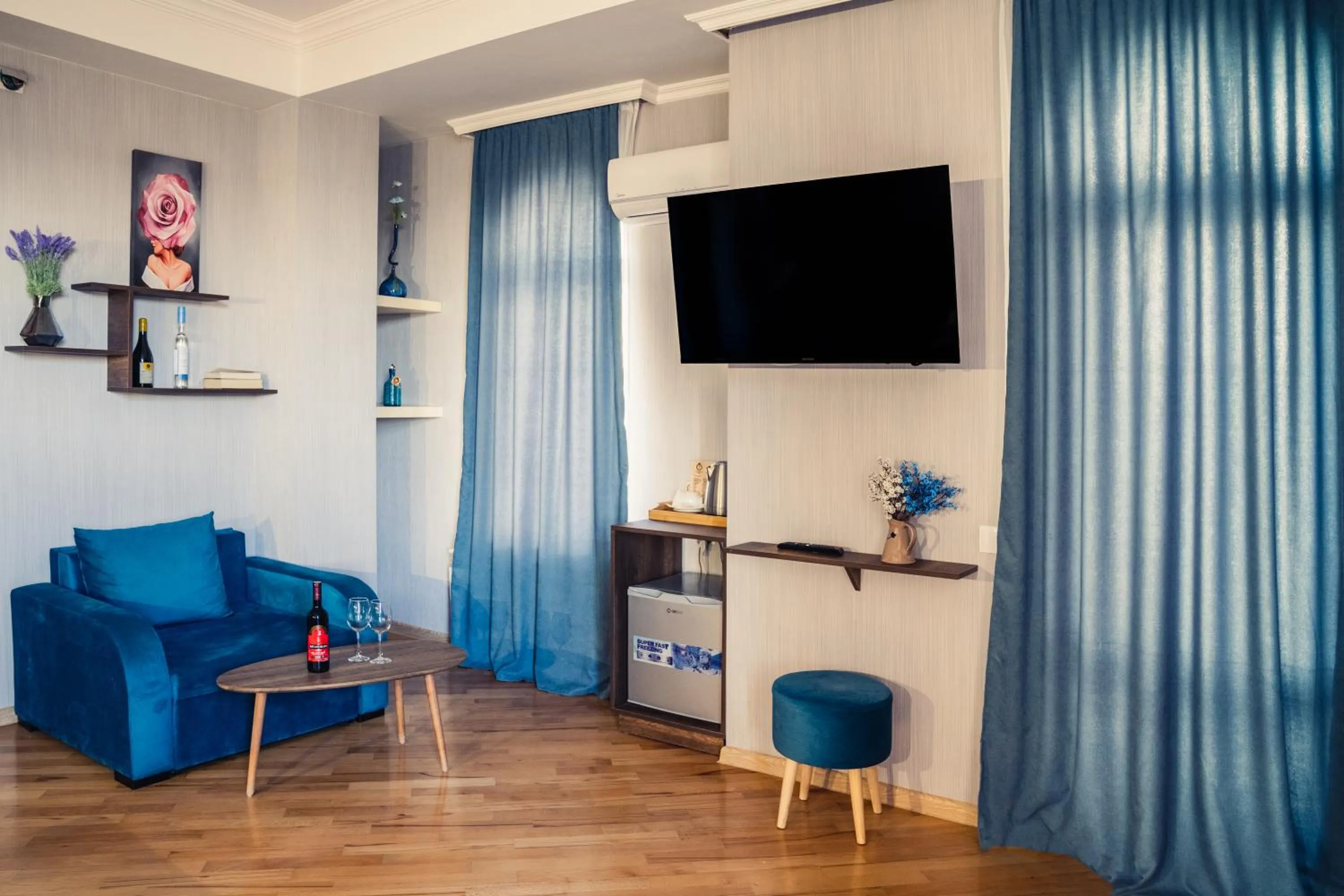 TV and multimedia in Legend Hotel