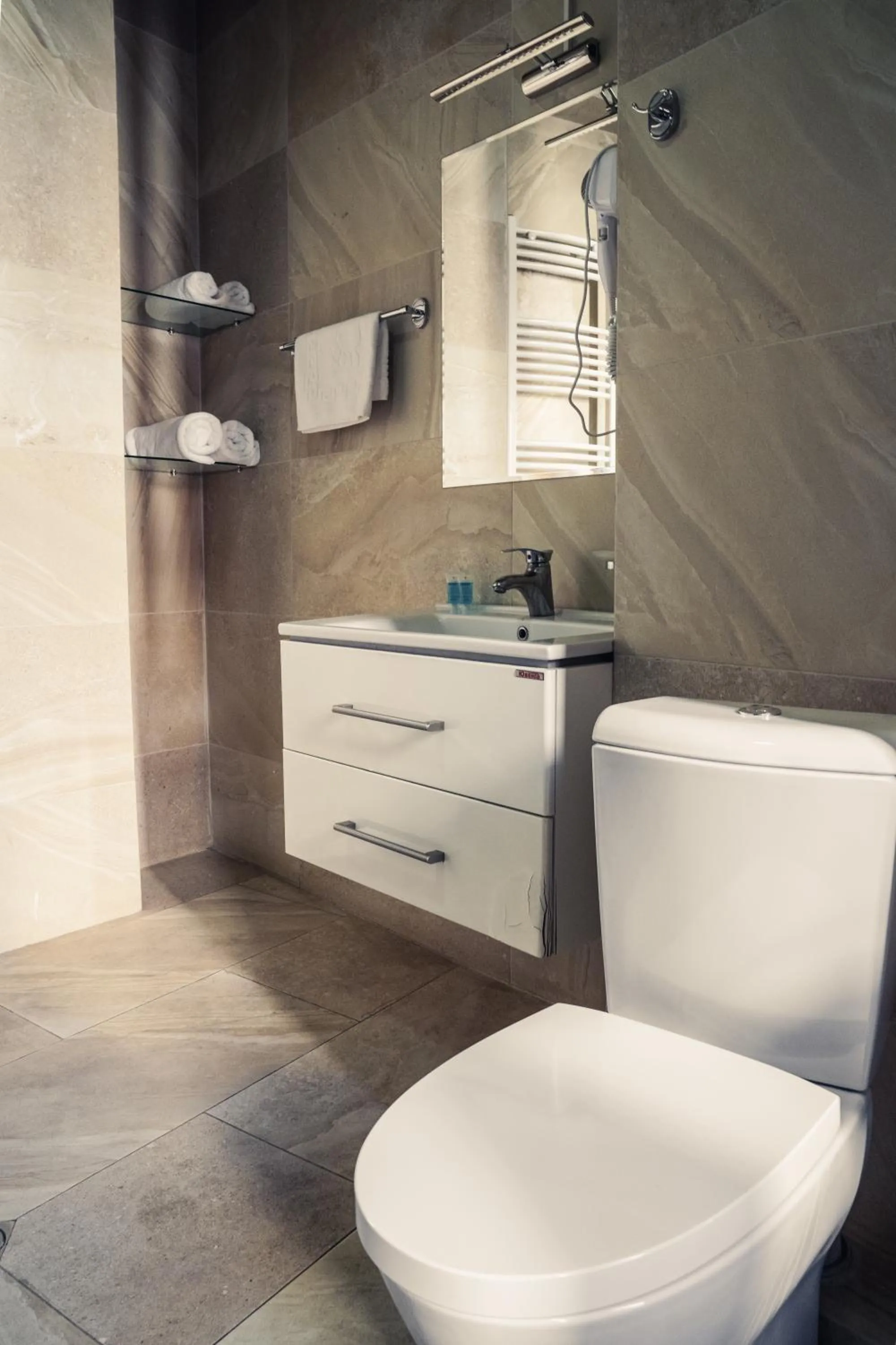 Toilet in Legend Hotel