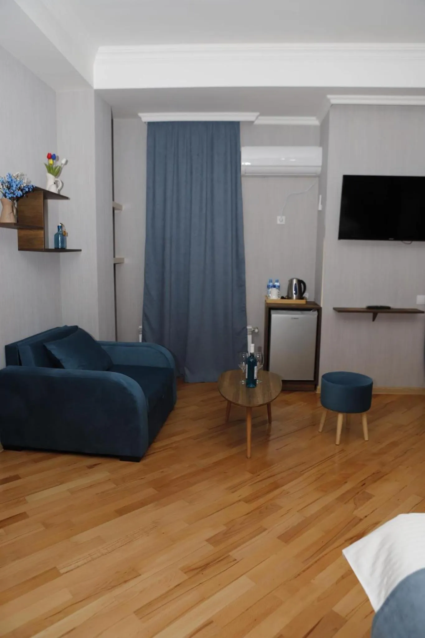 TV and multimedia in Legend Hotel