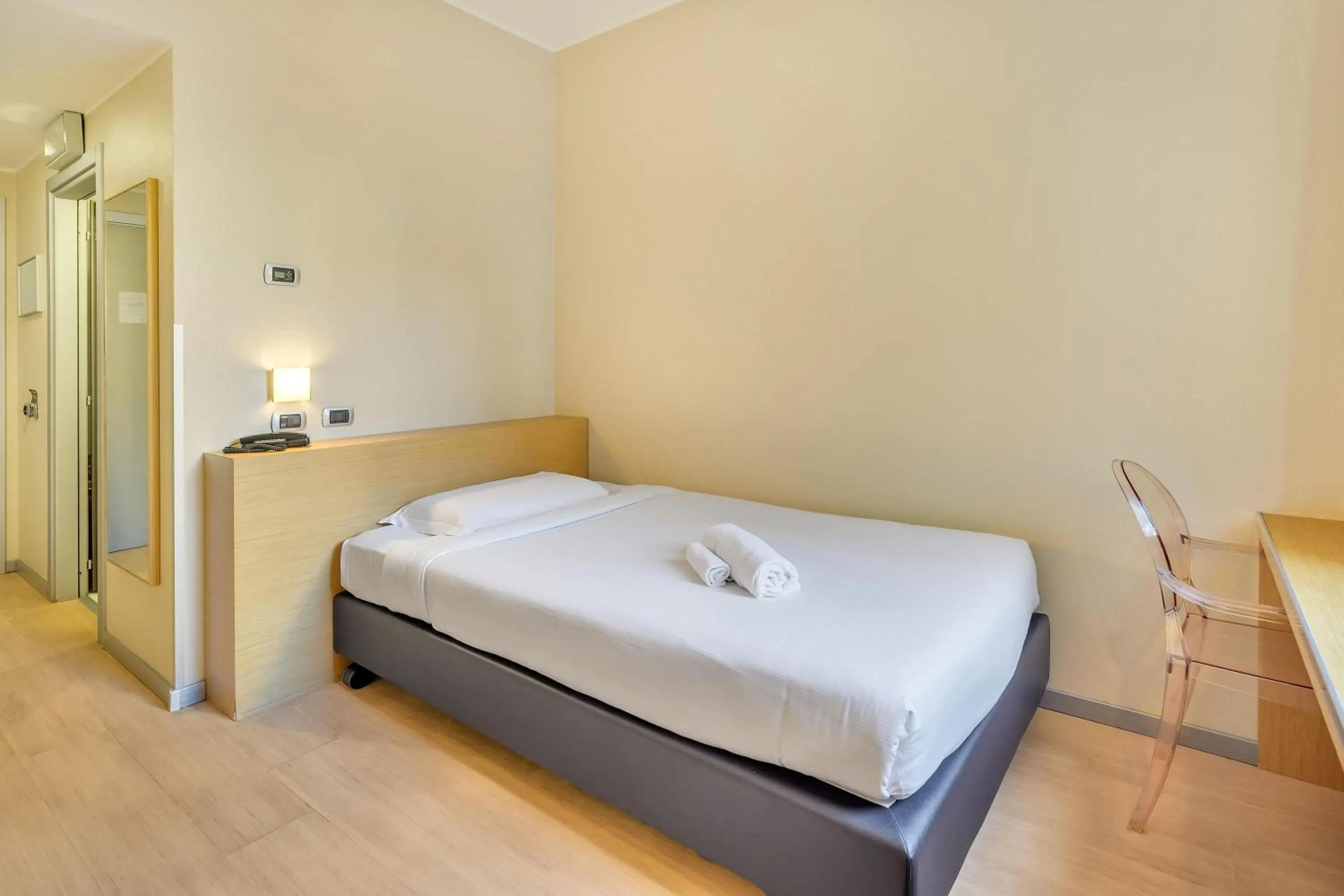 Photo of the whole room, Bed in B&B HOTEL Milano La Spezia