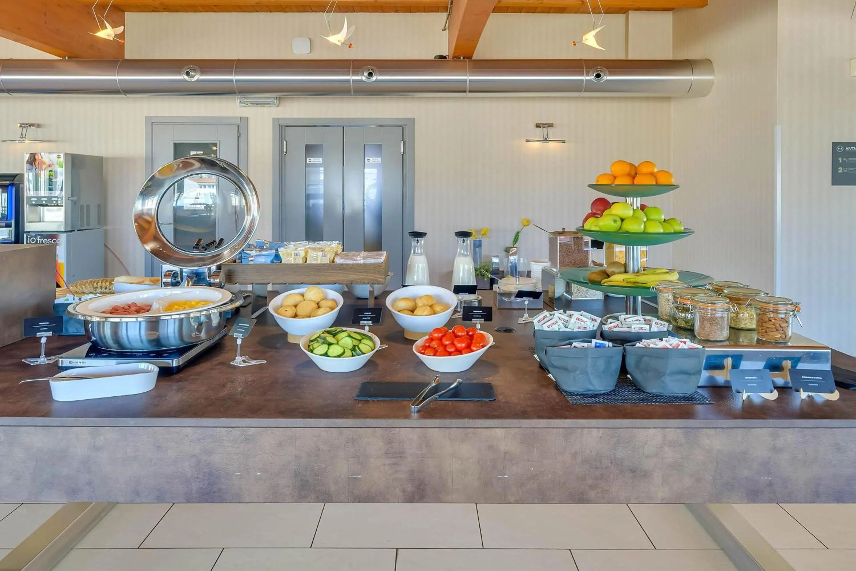 Restaurant/places to eat in B&B HOTEL Milano La Spezia