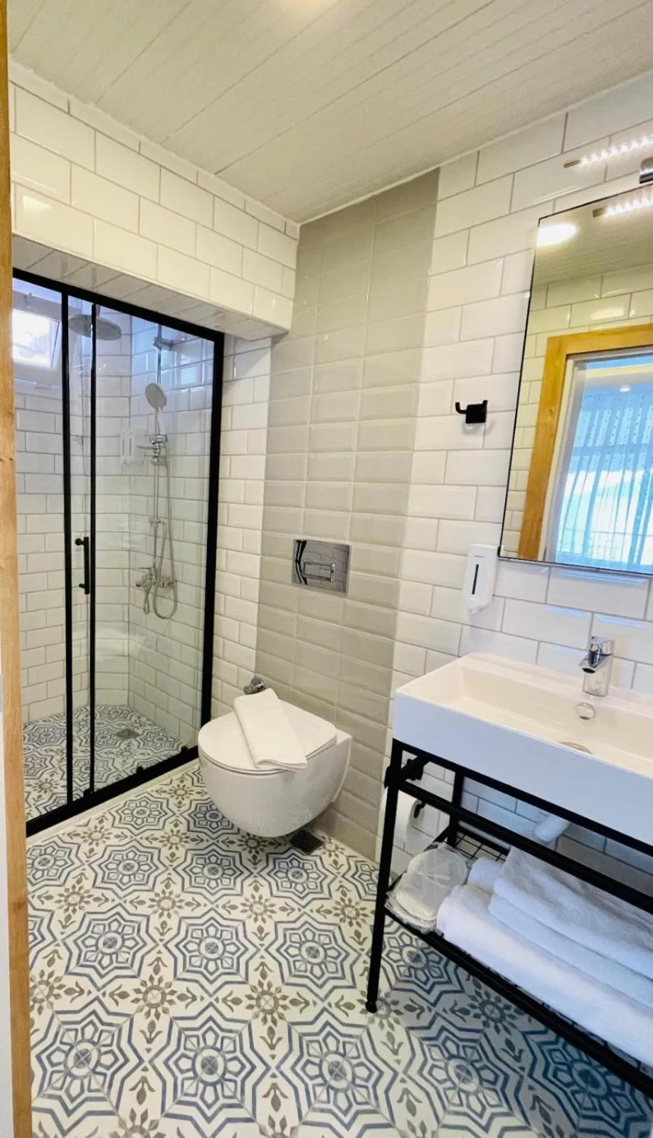 Bathroom in YALI PANSİYON