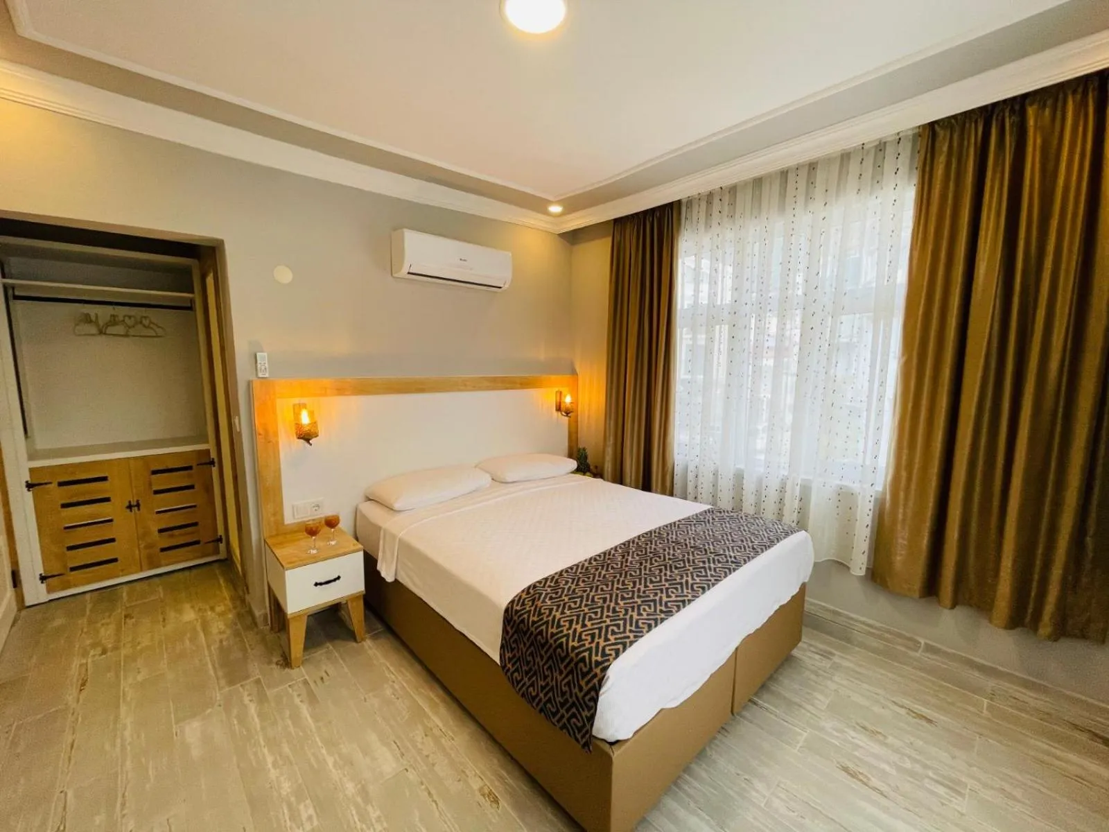 Bed in YALI PANSİYON