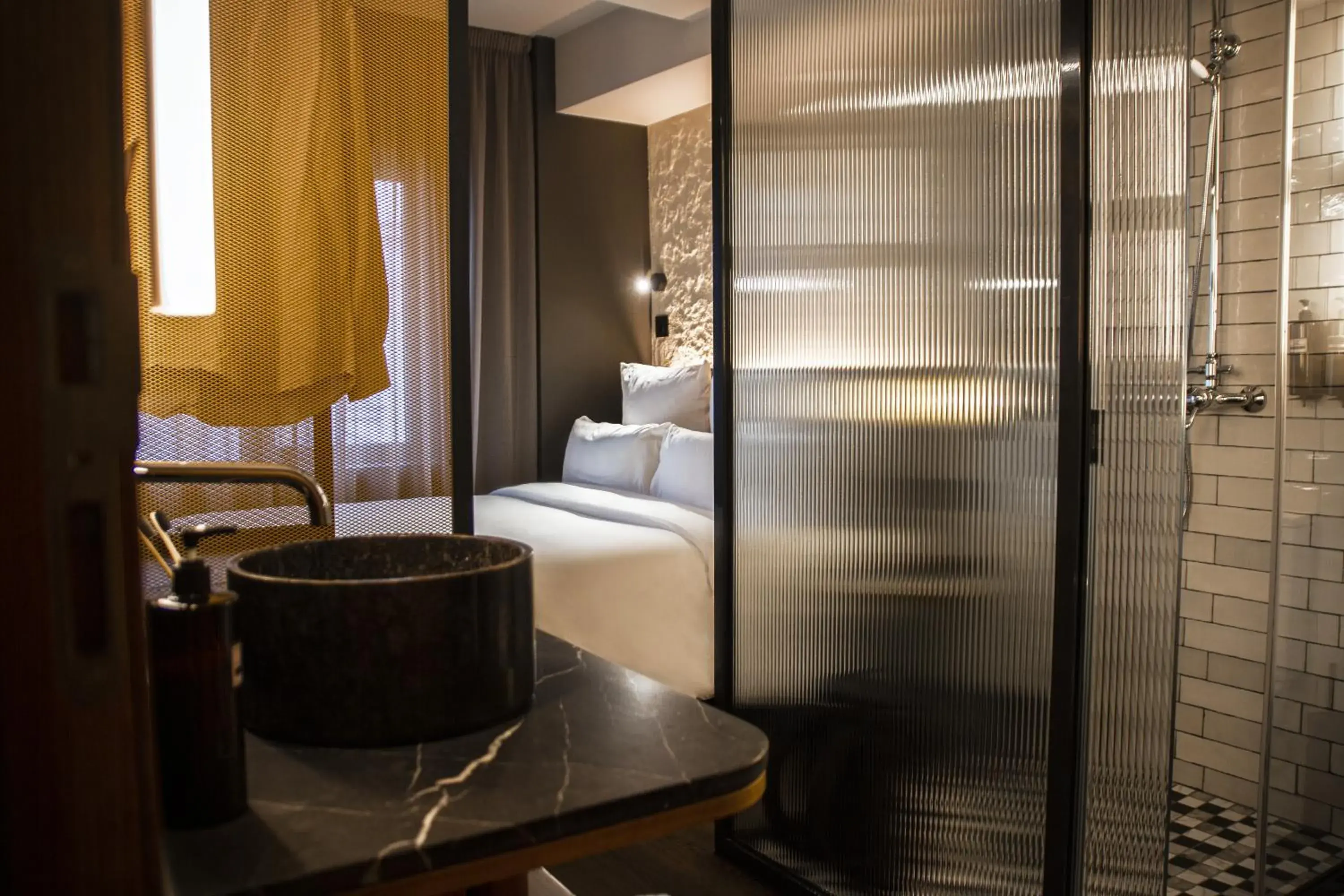 Single Room with Double Bed in Letoh Letoh Gran Vía Single Room with Double Bed in Letoh Letoh Gran Vía