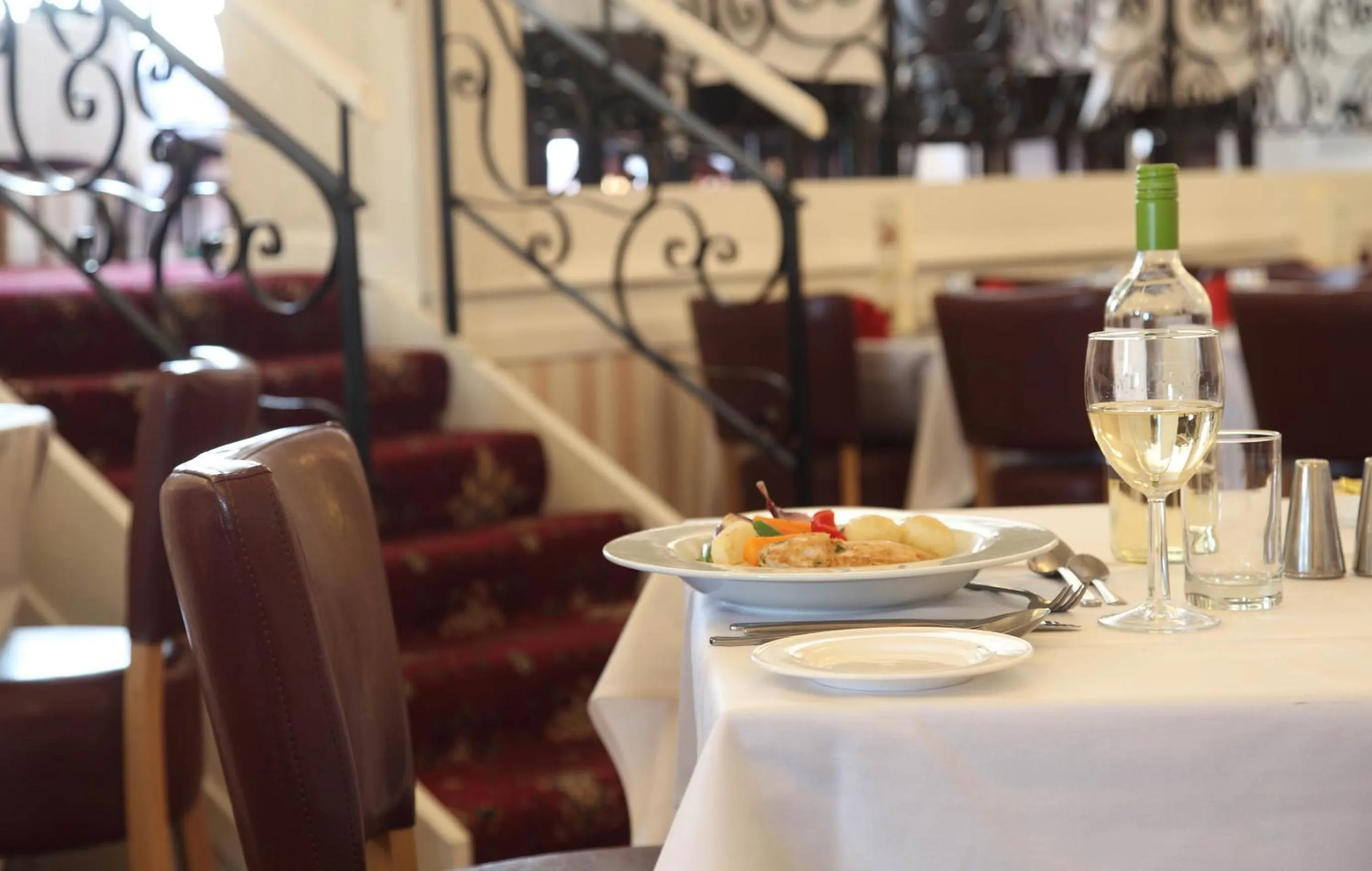 Restaurant/places to eat in SGE Esplanade Hotel