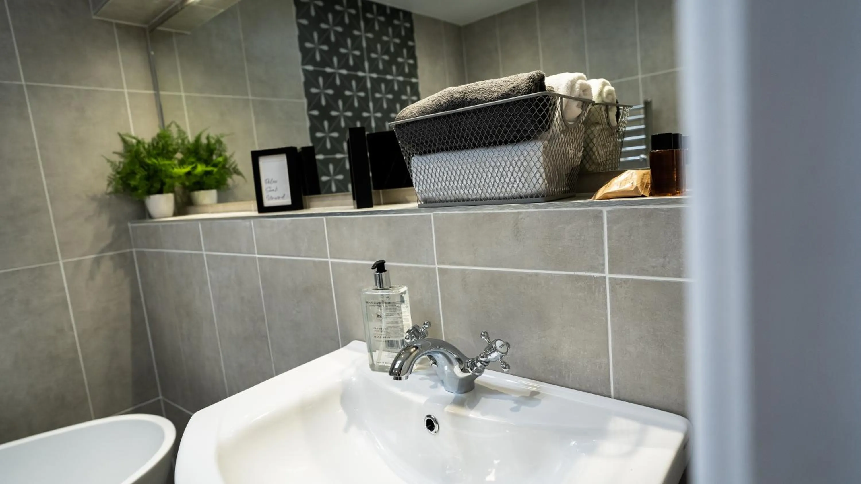 Bathroom in Chestnut Meadow Country Park