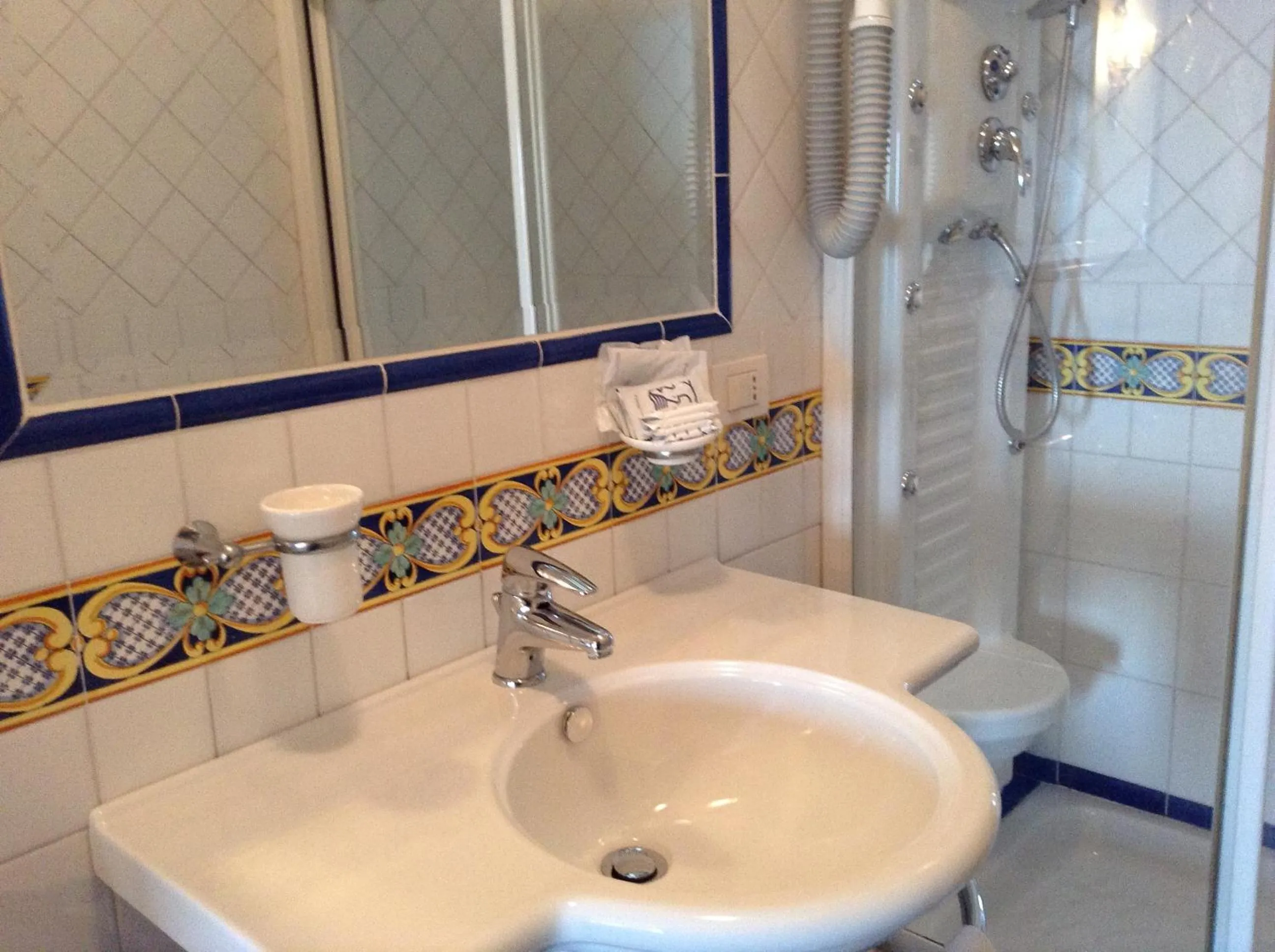 Bathroom in Hotel Lidomare