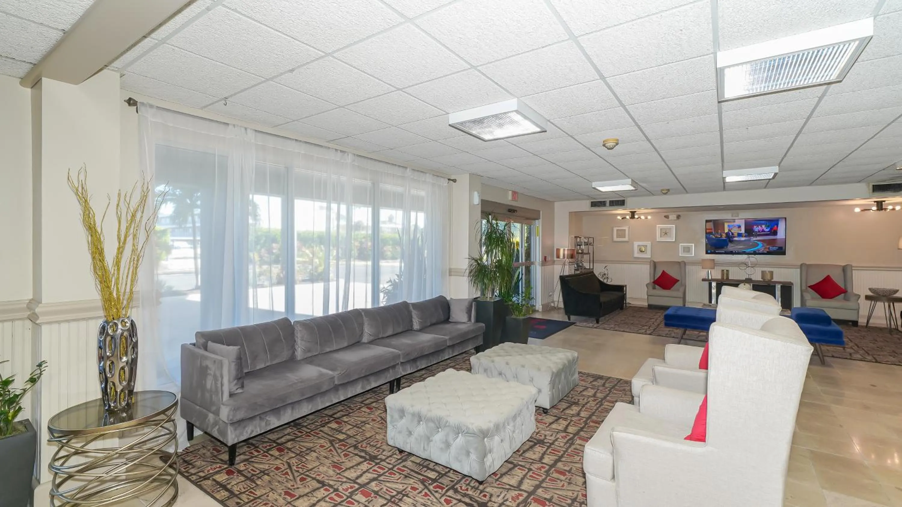 Heated Pool, Fireplace, 70" TV, Waterfront & More!