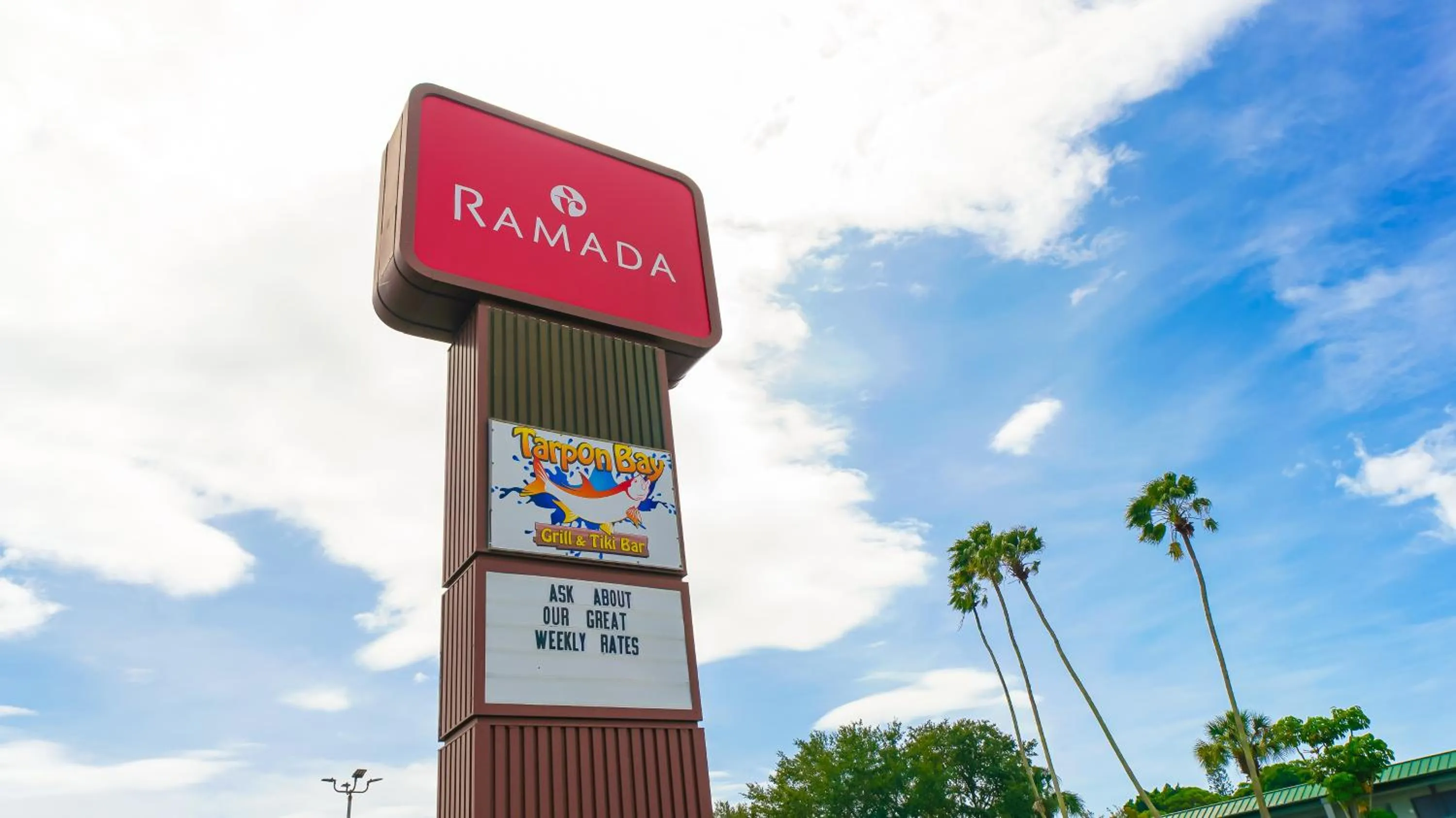 Heated Pool, Fireplace, 70" TV, Waterfront & More!