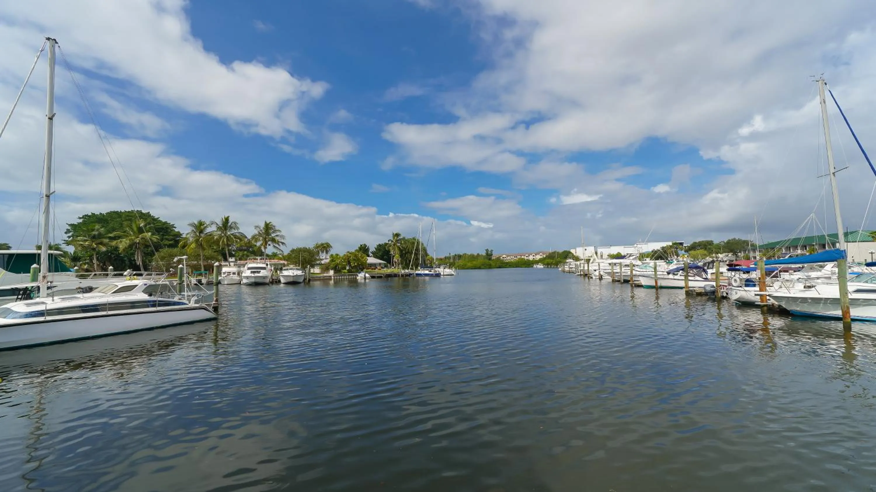 Heated Pool, Fireplace, 70" TV, Waterfront & More!