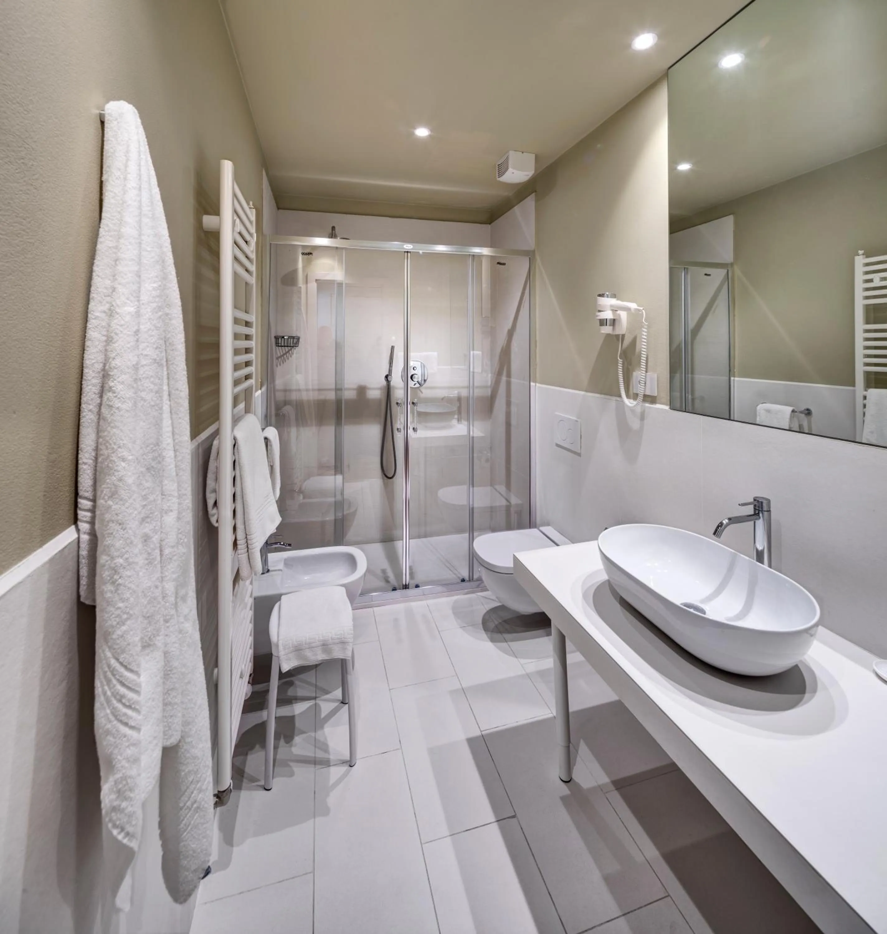 Photo of the whole room in Hotel Vittoria