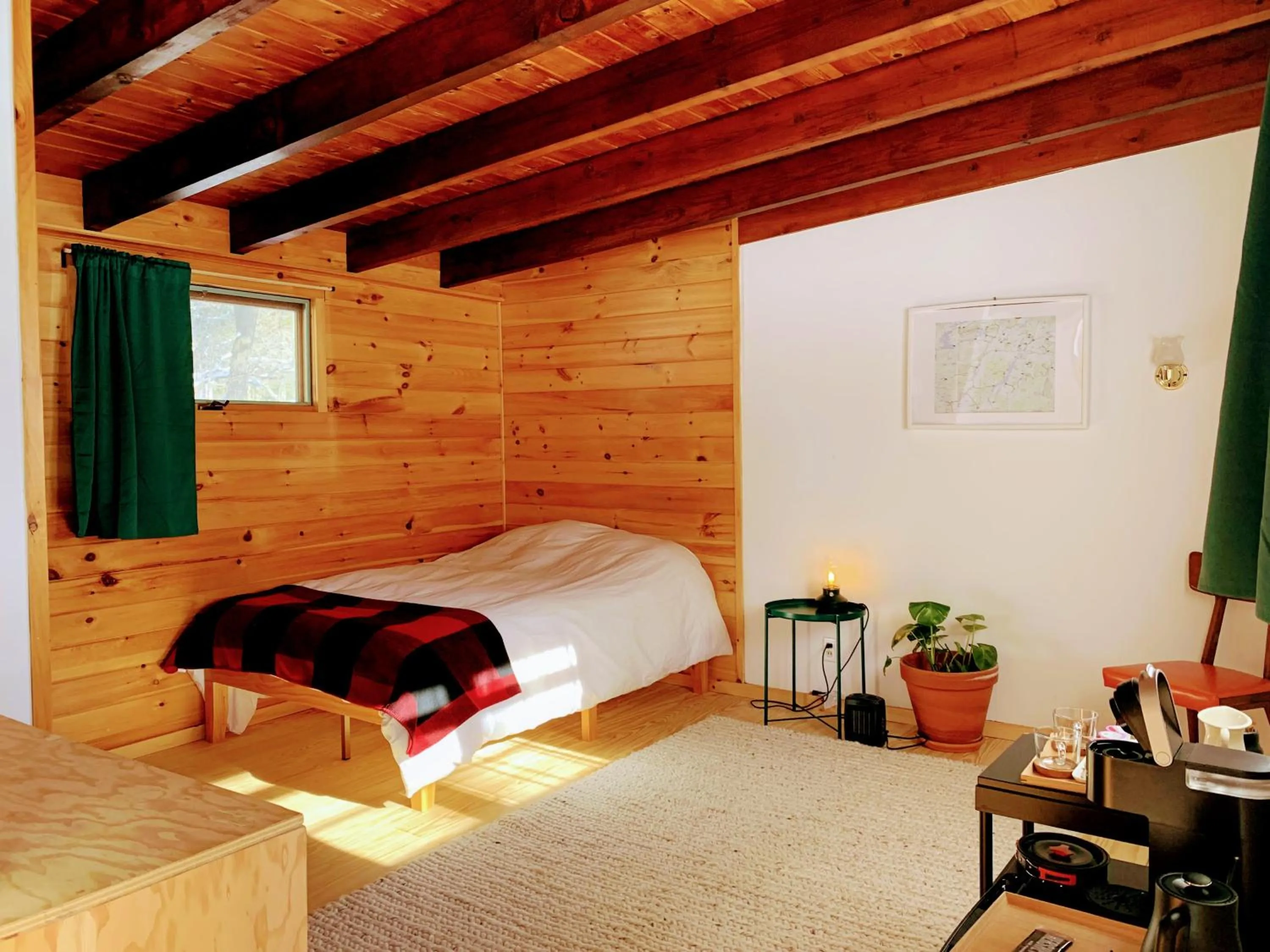 Bed in The Lorca Adirondacks Motel