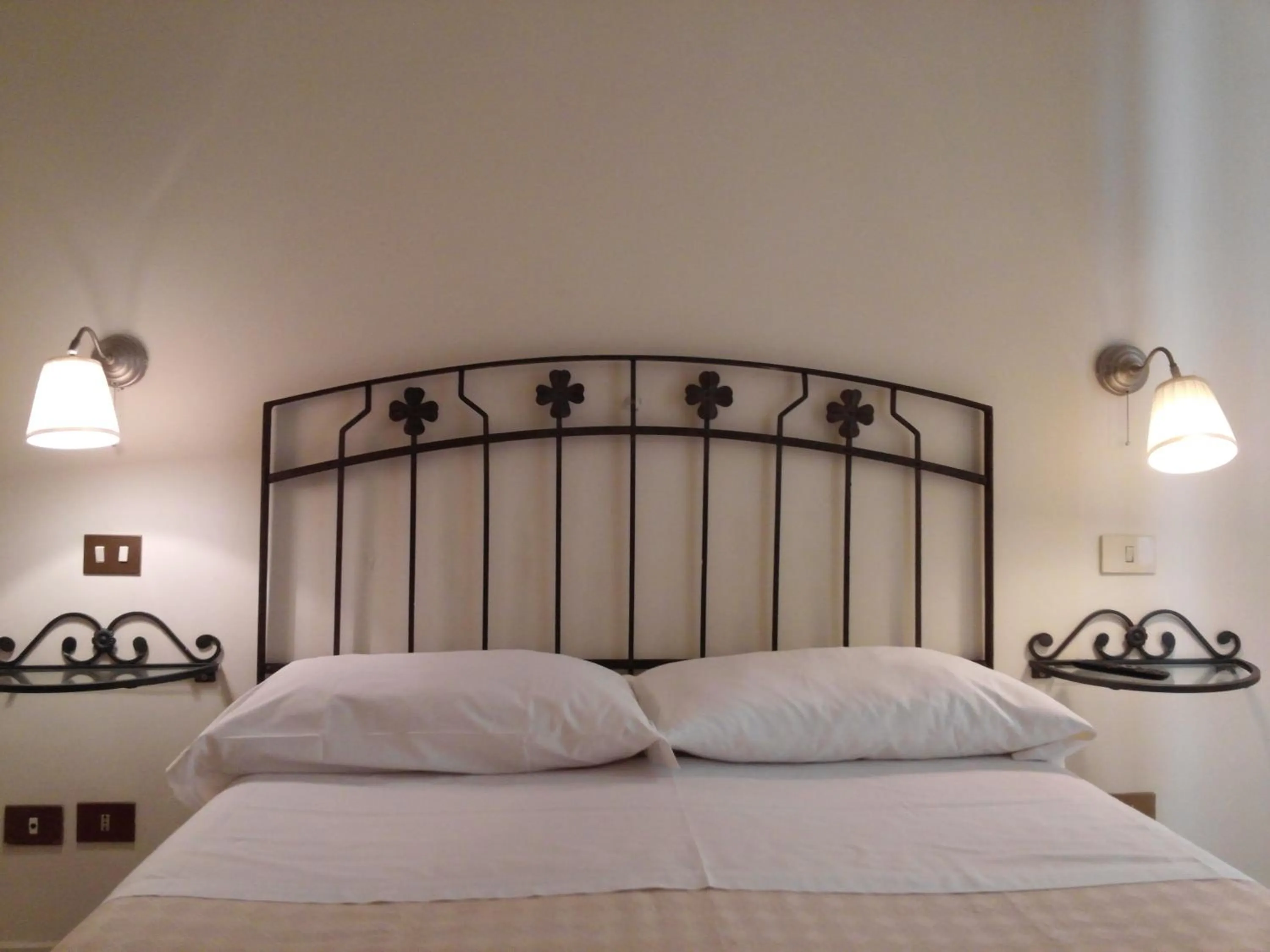 Decorative detail, Bed in Marta Guest House