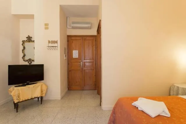 Decorative detail, Bed in Marta Guest House