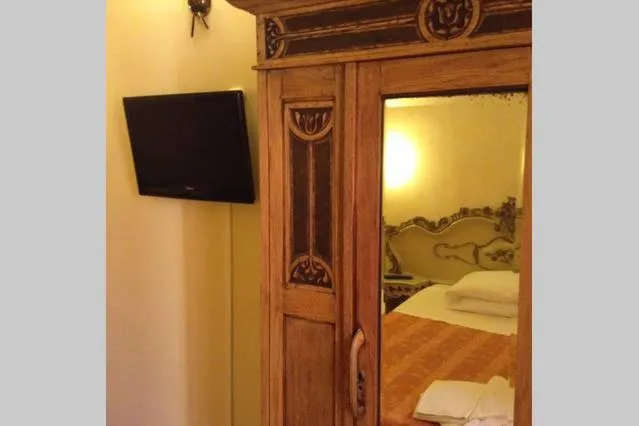 Decorative detail, Bed in Marta Guest House