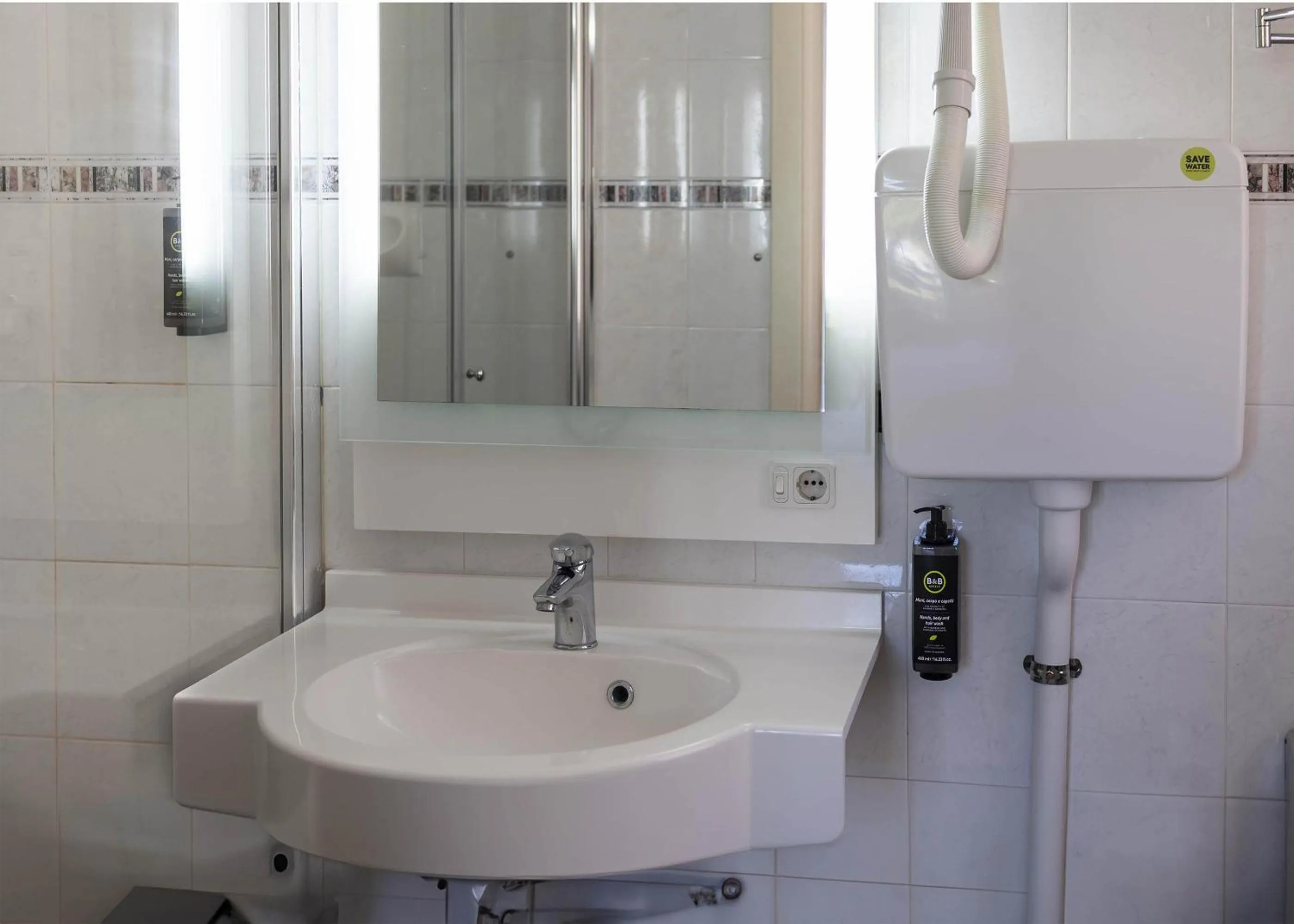 Photo of the whole room in B&B HOTEL Diano Marina Palace