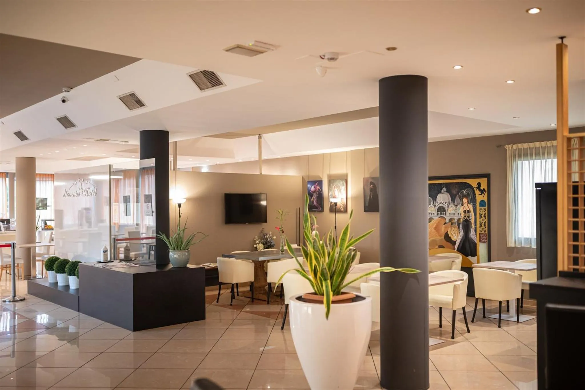 Lobby or reception in Noventa Hotel