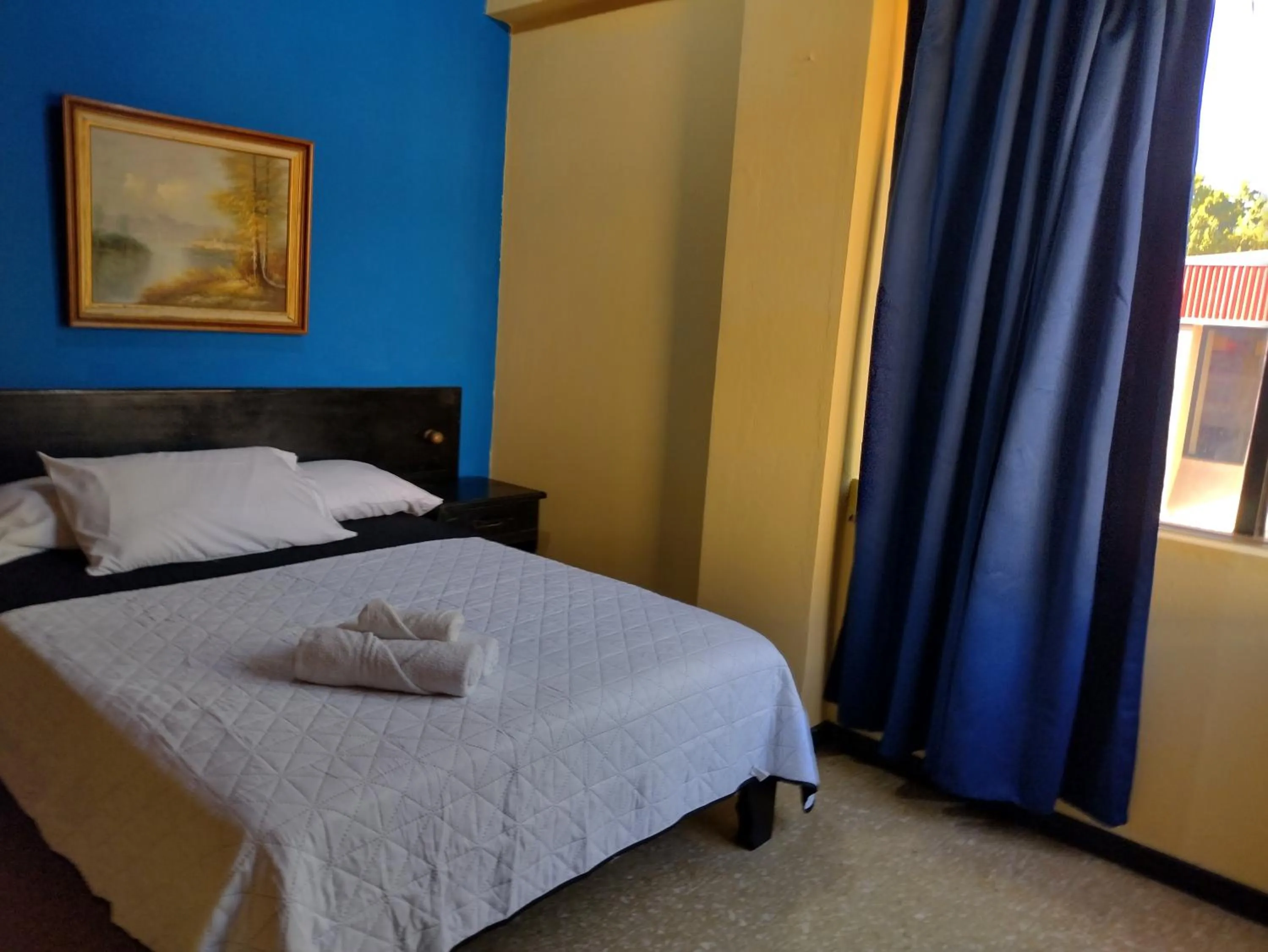 Bed in Hotel Alajuela Costa Rica Airport