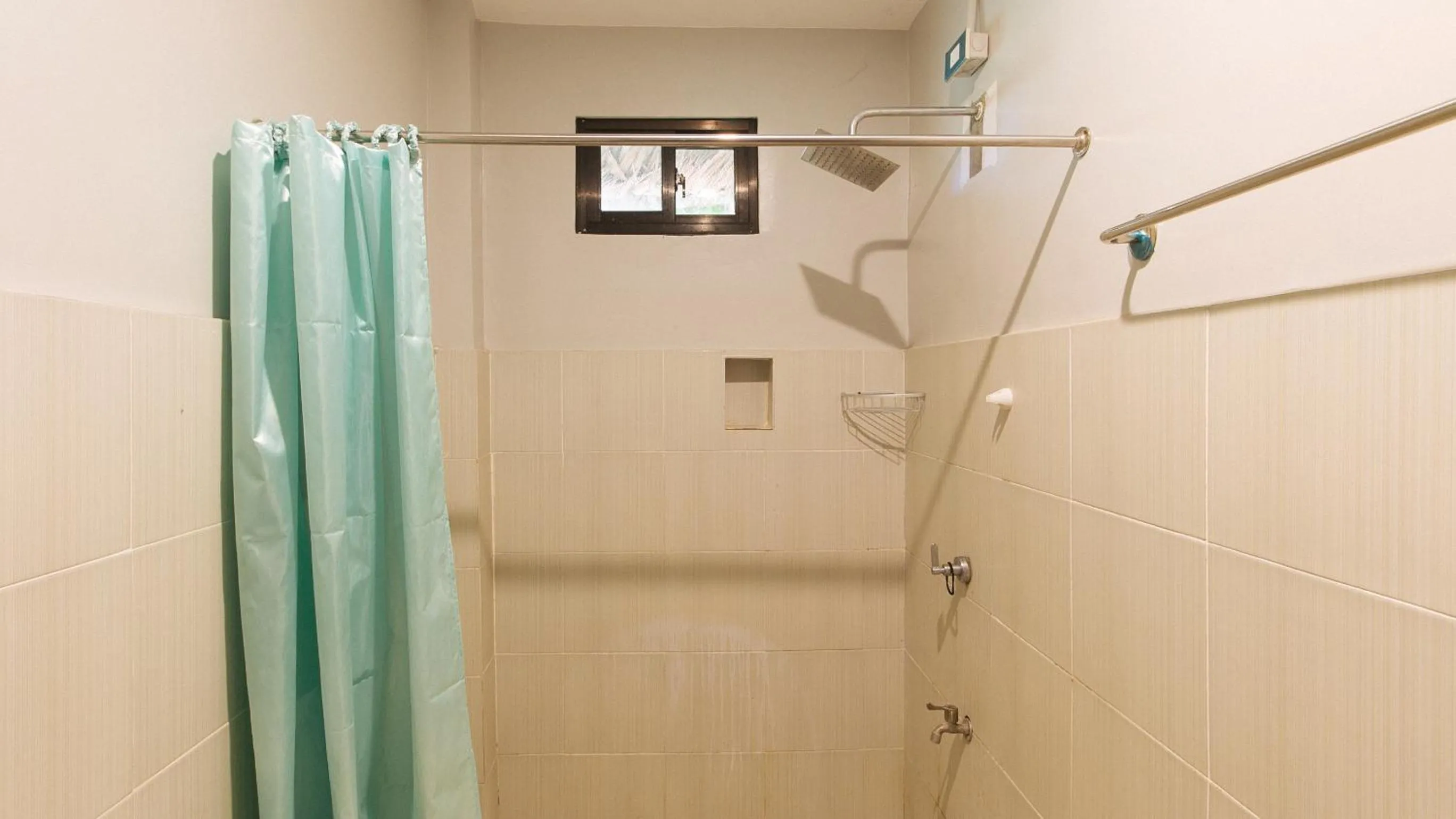 Shower in RedDoorz @ Afamosa Villas Resort Ilocos Sur