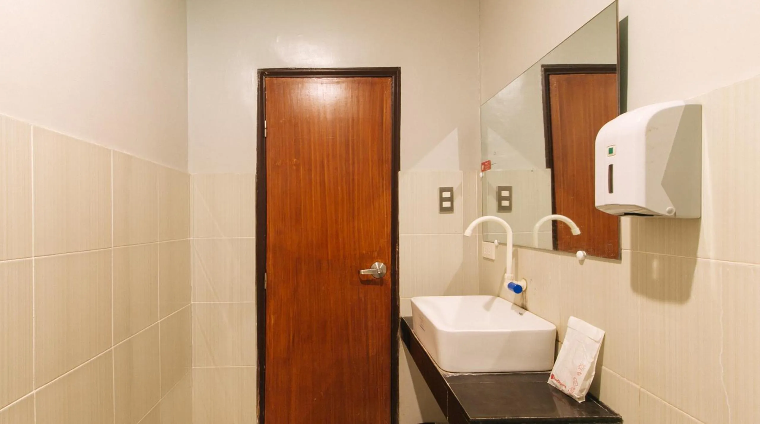 Shower in RedDoorz @ Afamosa Villas Resort Ilocos Sur