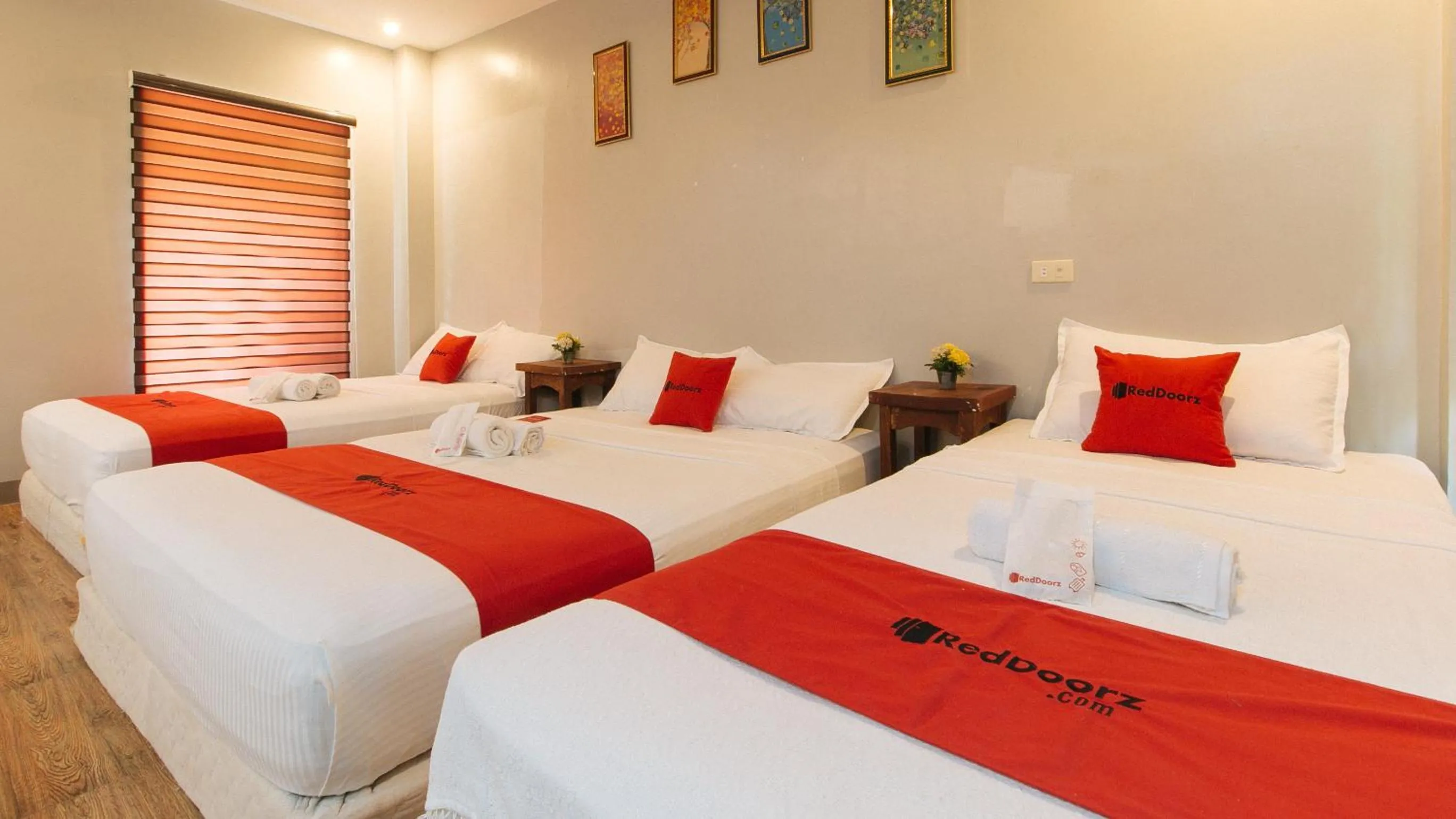 Bed in RedDoorz @ Afamosa Villas Resort Ilocos Sur