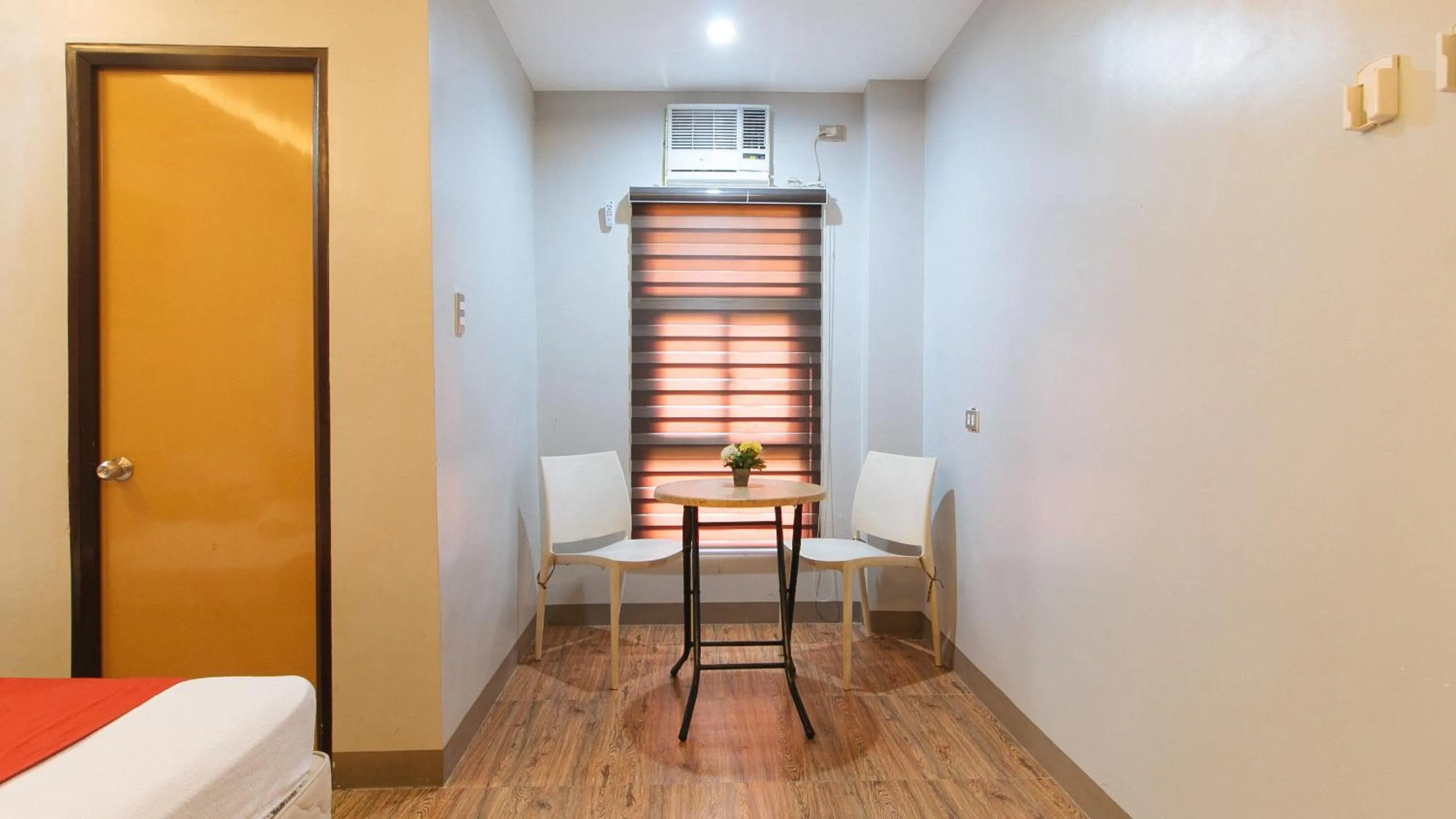 Bed in RedDoorz @ Afamosa Villas Resort Ilocos Sur