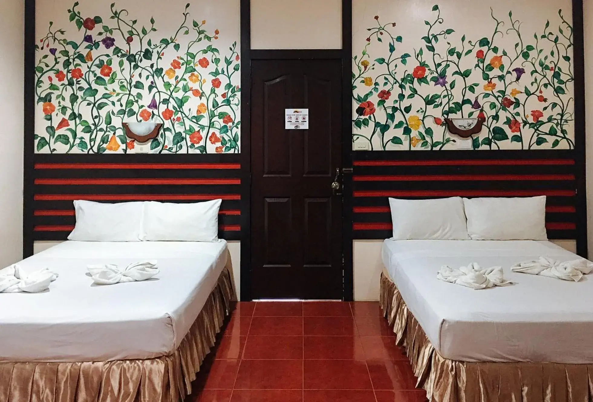 RedDoorz @ Mountain Citi Tourist Inn Canlaon RedDoorz @ Mountain Citi Tourist Inn Canlaon